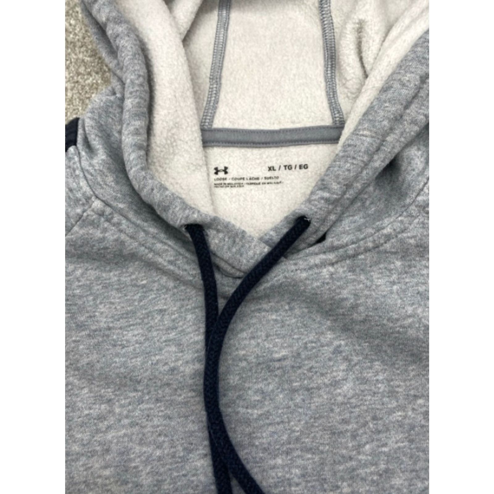 Under Armour VINTAGE Under Armour Hoodie Men XL Gray White Striped Pullover Loose Knit 4797 Size US XL / EU 56 / 4 - 5 Thumbnail