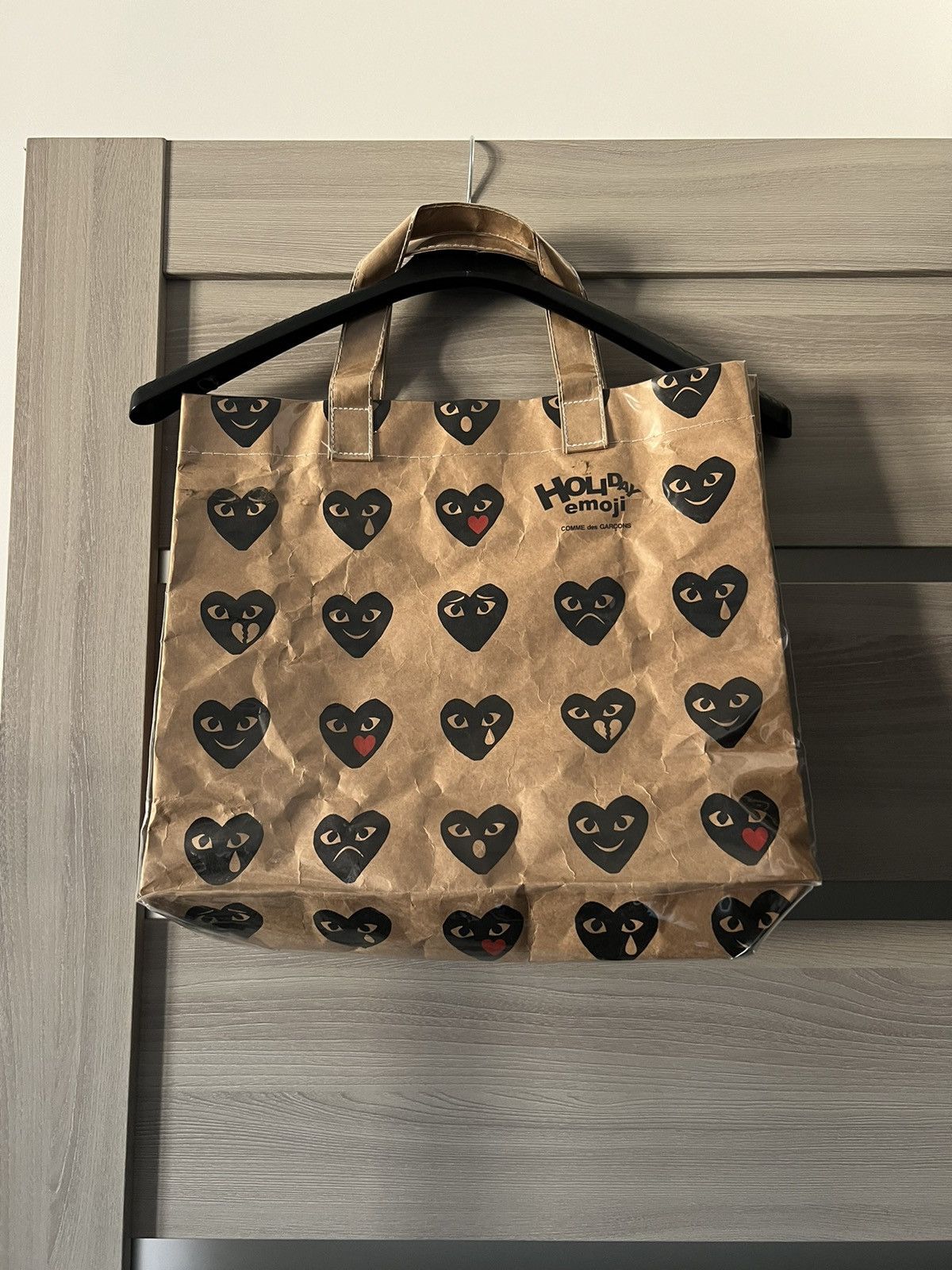 Comme des Garcons PLAY Comme des Garçons Play Holiday Emoji Paper/PVC Tote Bag Size ONE SIZE - 4 Thumbnail