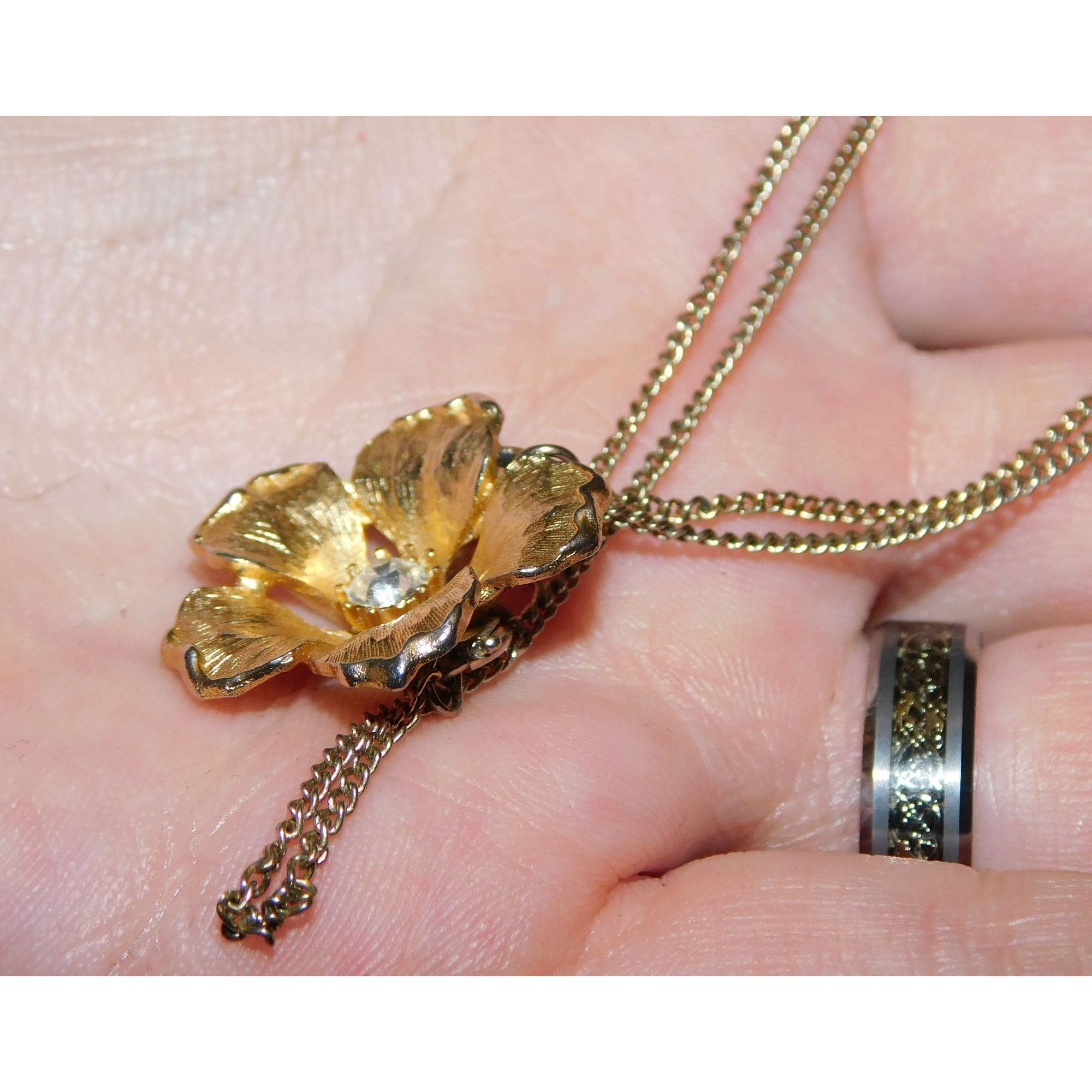 Other Elegant Fairycore Gold Tone Flower Pendant Necklace Size ONE SIZE - 4 Thumbnail
