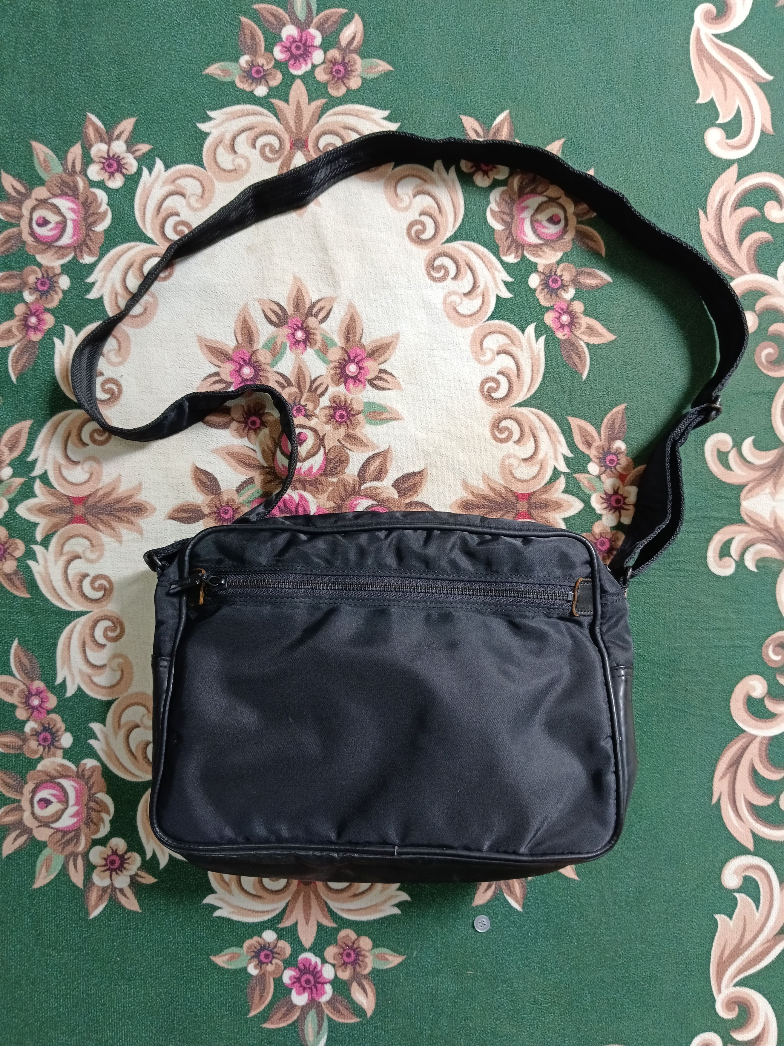 Yohji Yamamoto INSANE 90🔥YOHJI YAMAMOTO YSAC BLACK ICONIC SLING/CROSSBODY Size ONE SIZE - 3 Thumbnail