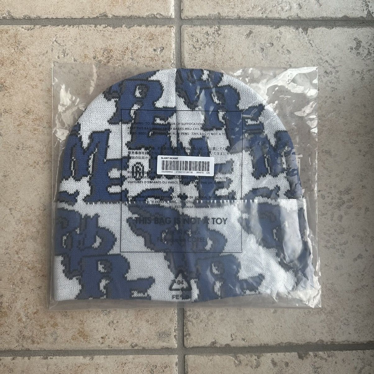 Supreme Supreme Slanted Gothic Outline Beanie (Art Dealer) White Size ONE SIZE - 2 Thumbnail