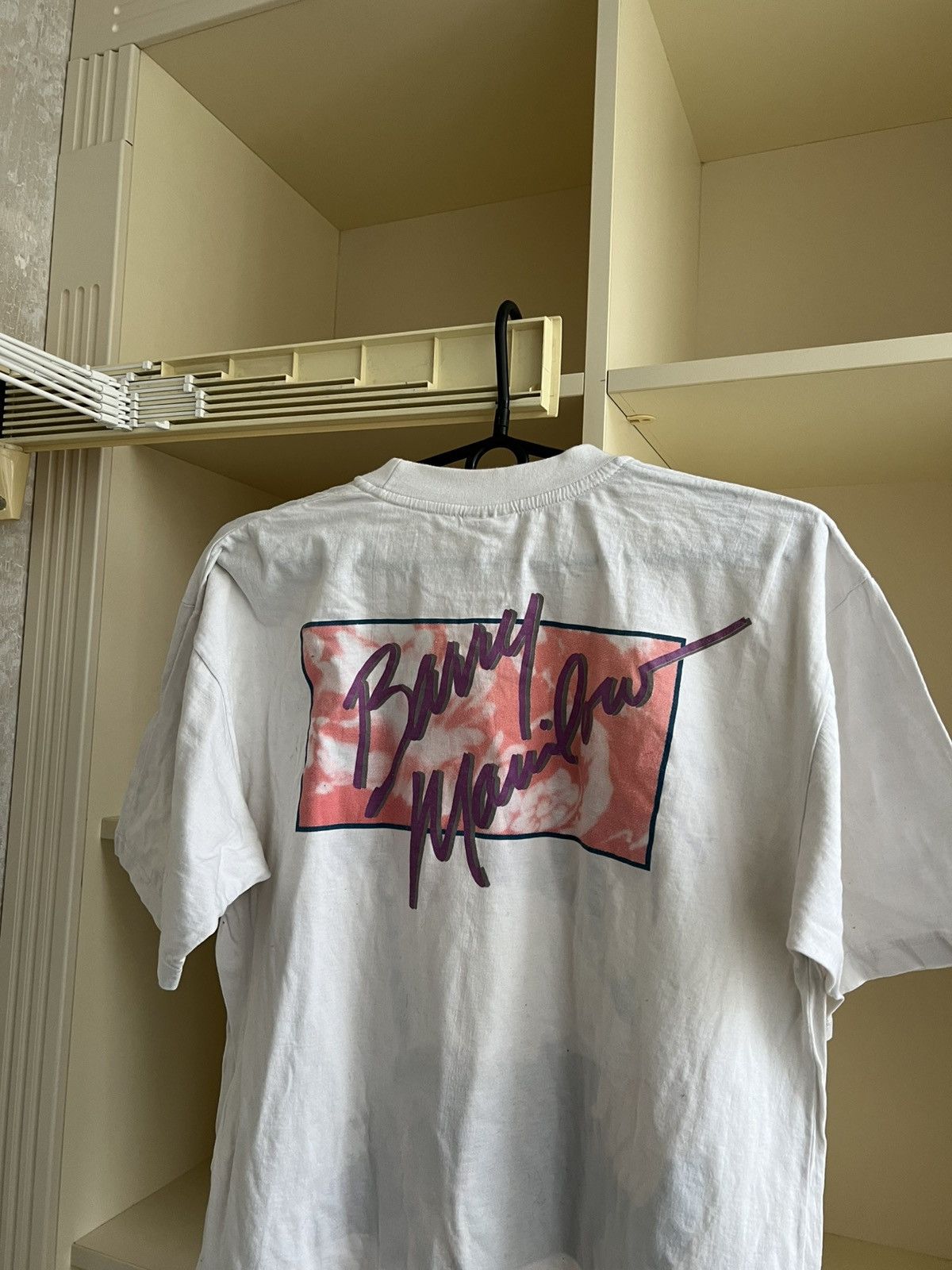 Band Tees Vintage 1991 Barry Manilow T-Shirt Music Tee Size L Size US L / EU 52-54 / 3 - 12 Thumbnail