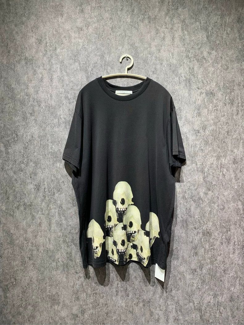 Givenchy Givenchy Skull Head Black T-Shirt 2506-Nextarrow Size US M / EU 48-50 / 2 - 1 Thumbnail