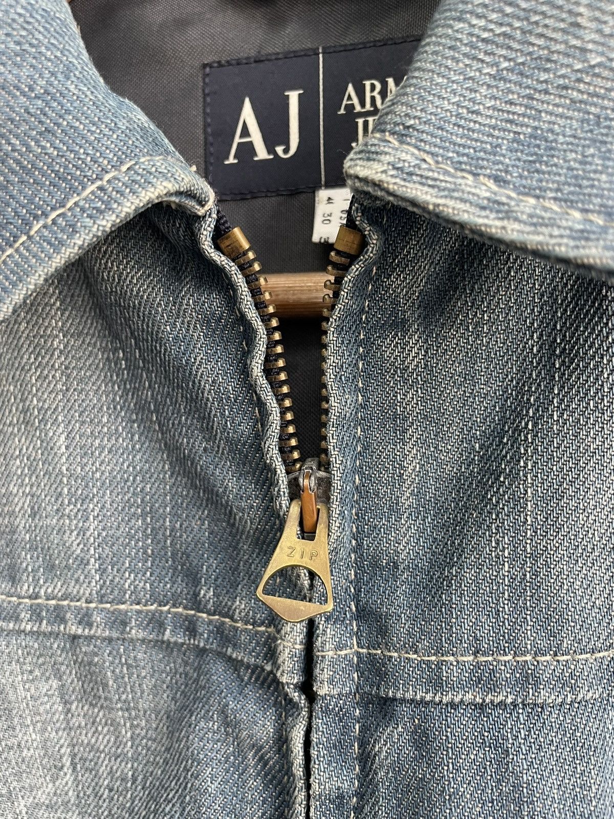 Armani Vinateh emporio Armani denim trucker jacket hype y2k Size US S / EU 44-46 / 1 - 6 Thumbnail