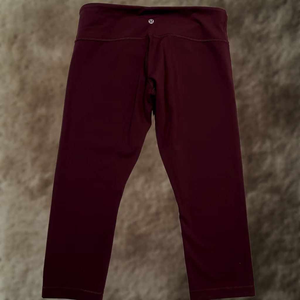 Lululemon Lululemon Leggings Womens 10 Burgundy Wunder Under Low Rise Wicking Athletic Cropped Stretch Activewear Yoga Mens? Size 32" / US 10 / IT 46 - 1 Thumbnail