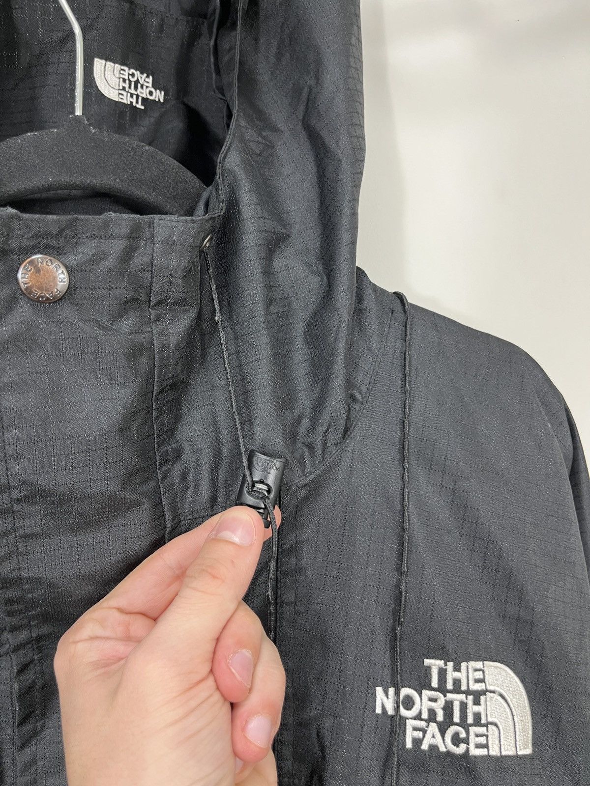 The North Face Vintage The North Face Summit Series Gore-Tex Hooded Jacket Size US S / EU 44-46 / 1 - 6 Thumbnail