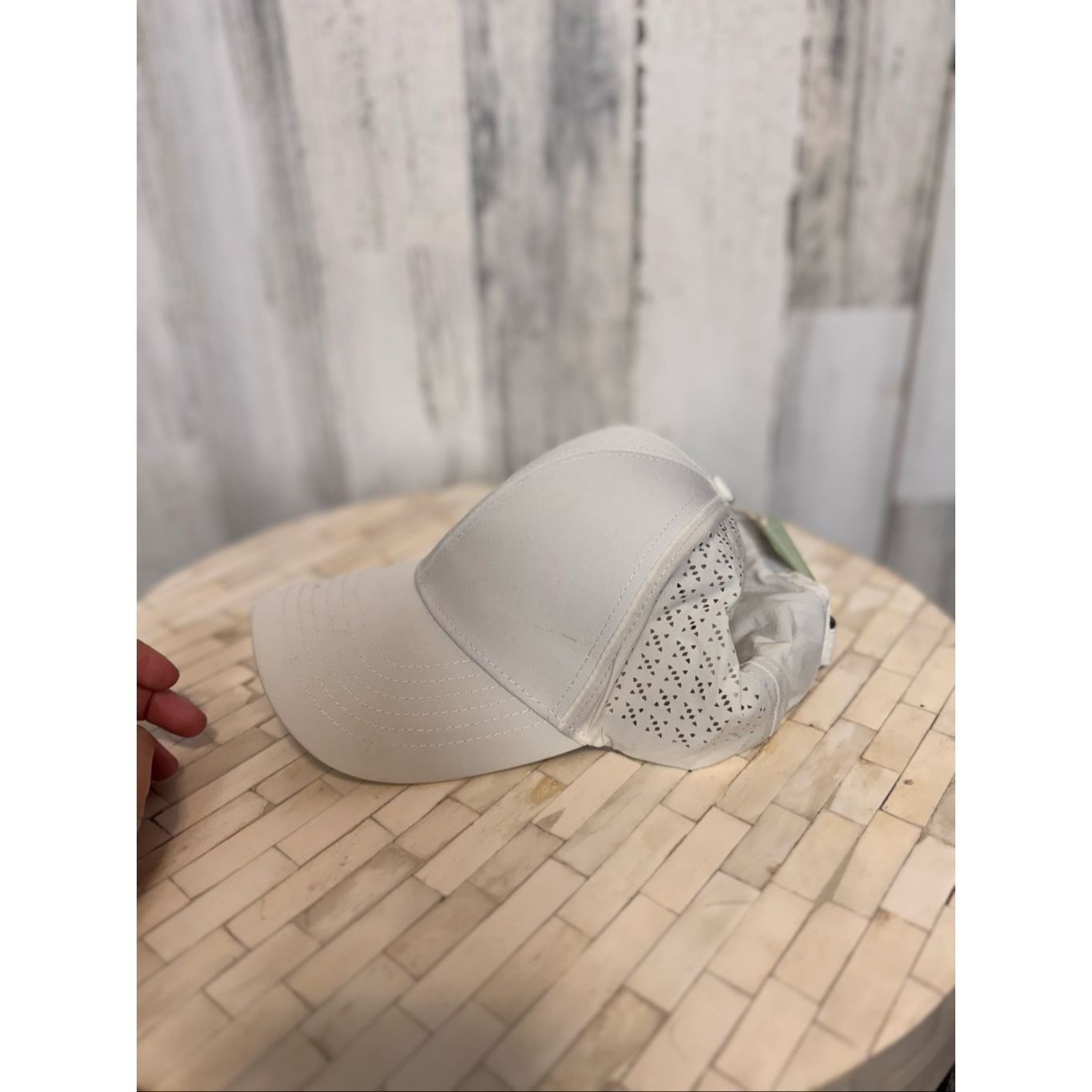 Other Gaiam White Laser Cut Athletic Hat Women’s OS Adjustable Activewear Running Yoga Cap NWT Size ONE SIZE - 3 Thumbnail