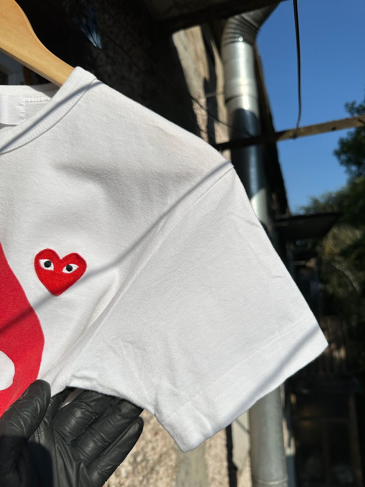Comme des Garcons Women’s Comme des Garçons Play Double Heart White T-Shirt Size S / US 4 / IT 40 - 8 Thumbnail