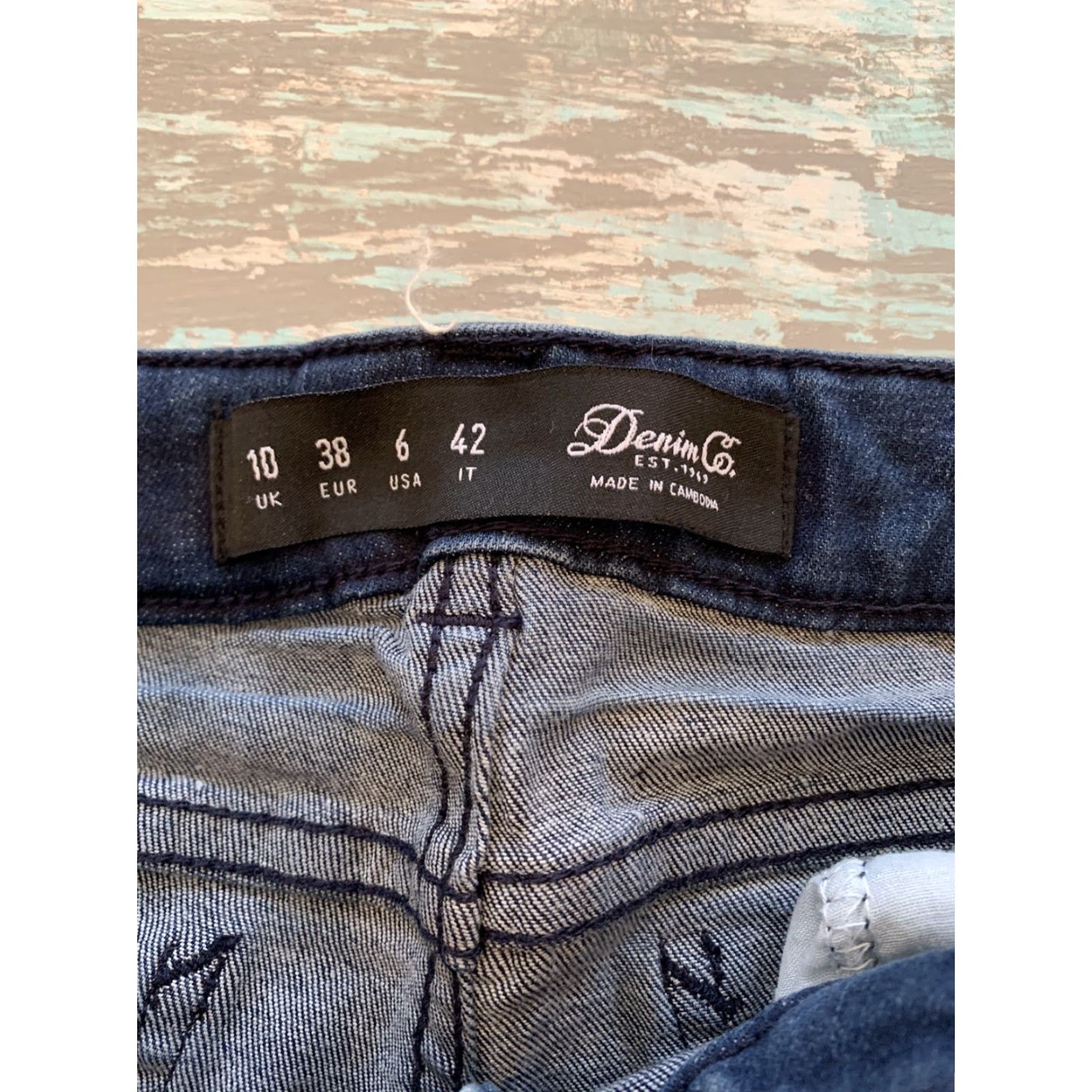 Denim & Co. VINTAGE 6 Denim Co Jeans Women's Dark Wash Distressed Stretch Denim Raw Hem 26" Inseam Blues Size 28" / US 6 / IT 42 - 5 Thumbnail