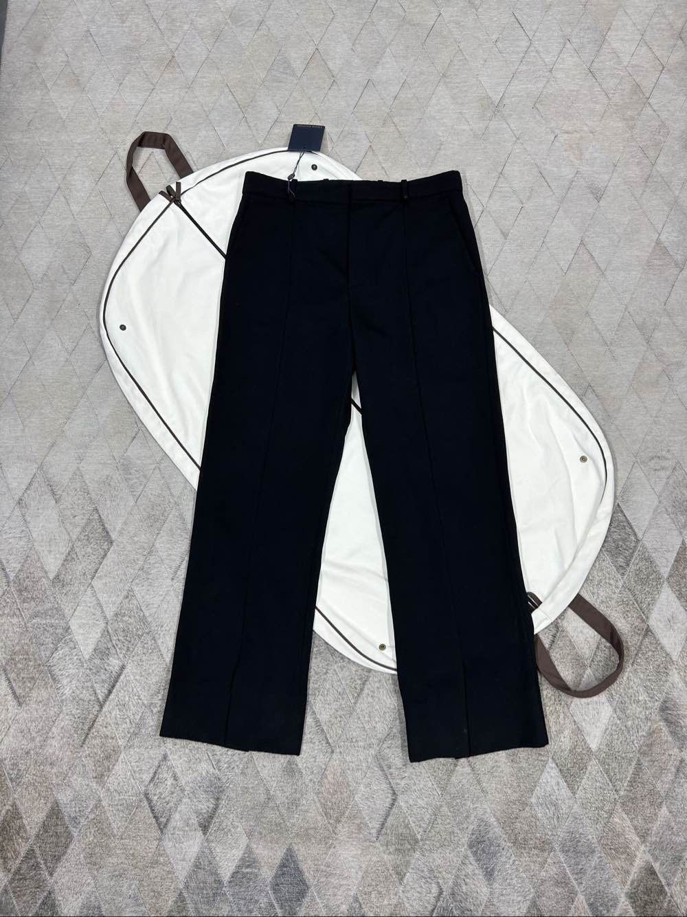 Louis Vuitton Louis Vuitton Black Trousers Size 28 Size US 28 / EU 44 - 1 Thumbnail