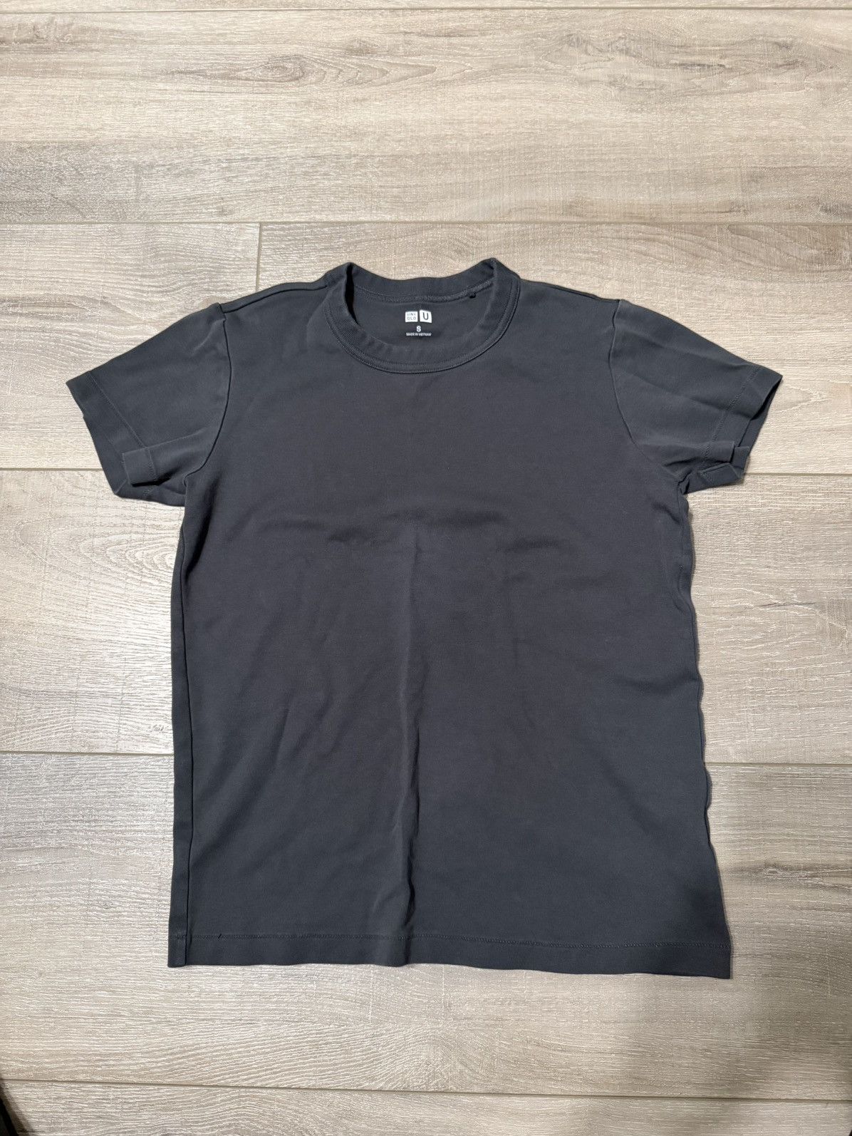 Uniqlo Uniqlo Tee Size S / US 4 / IT 40 - 1 Thumbnail