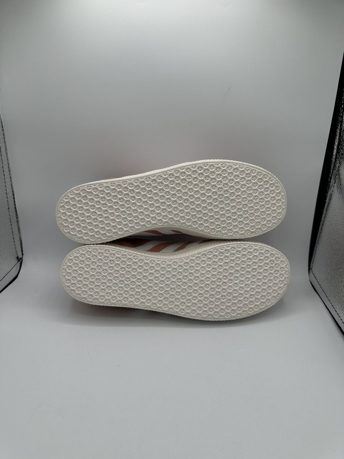 Adidas Adidas Gazelle J “Wonder Clay Cloud White” 5y Size US 6.5 / IT 36.5 - 5 Thumbnail