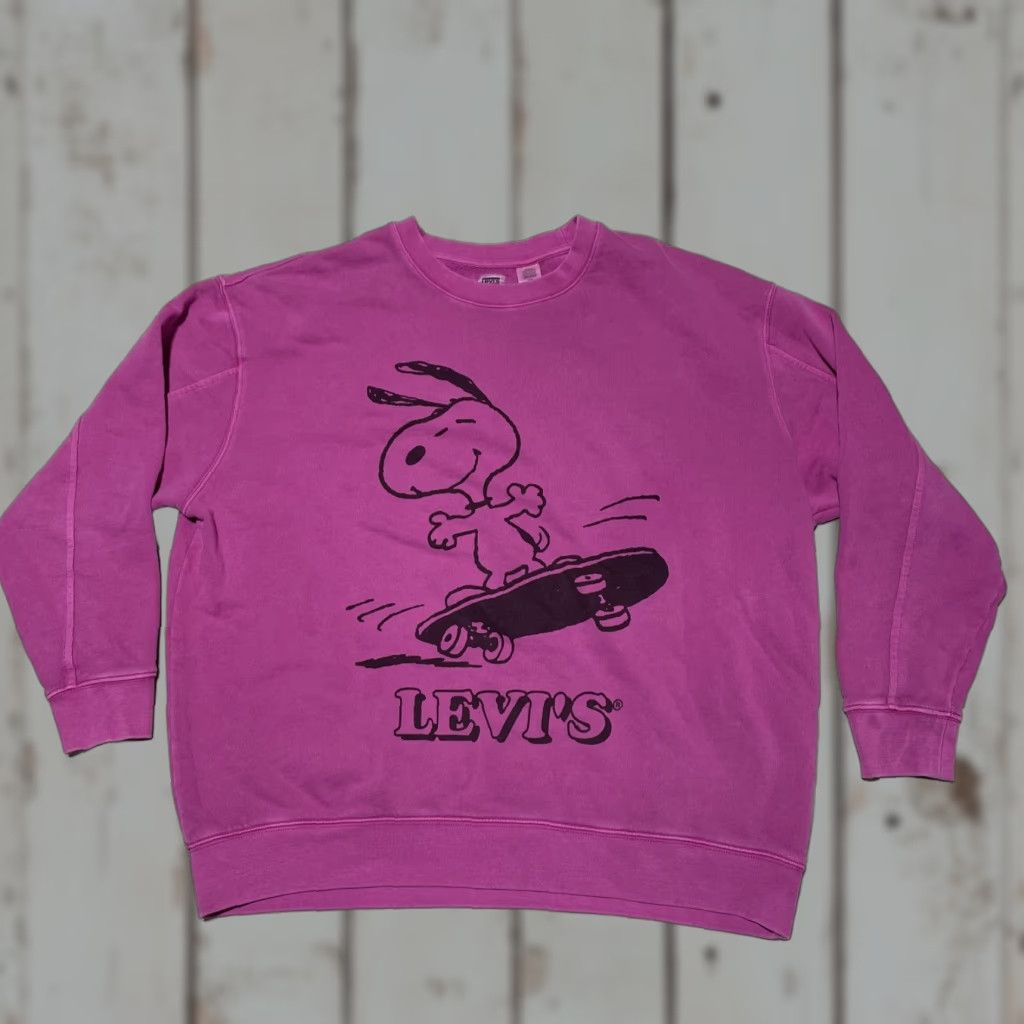 VINTAGE Levi's X Peanuts Snoopy Skateboarding Unisex Big Logo Sweatshirt Pullover SZ L Pink Mens L Sweatshirt Snoopy Logo Pullover