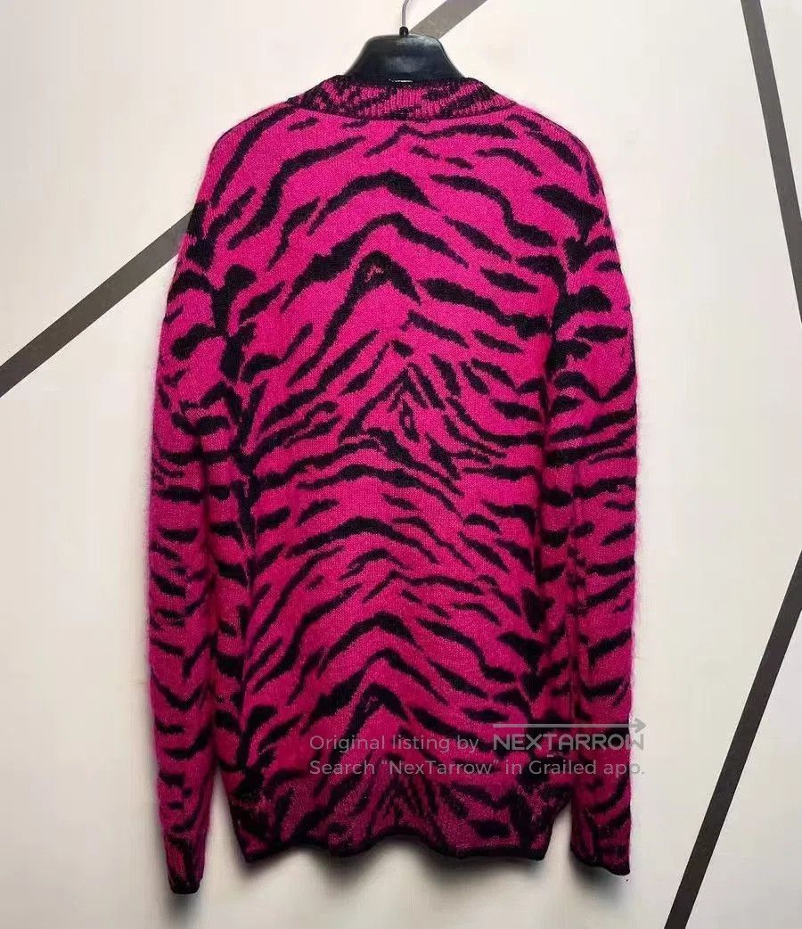 Saint Laurent Paris Saint Laurent 19FW Rose Tiger Sweater. Size XS / US 0-2 / IT 36-38 - 2 Thumbnail