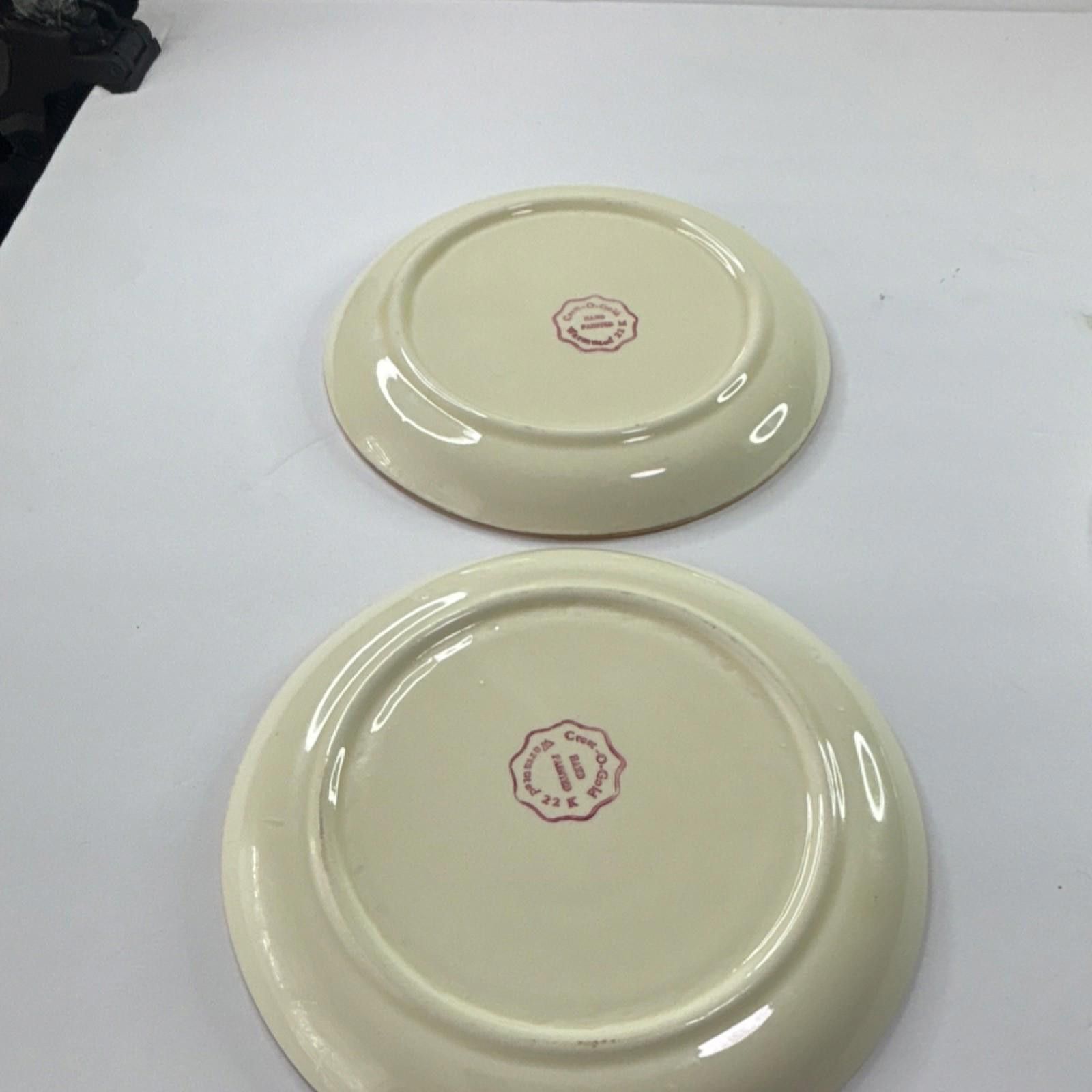 Other Crest O Gold Porcelain Plates Victorian Couple 22K Set of 3 Size ONE SIZE - 3 Thumbnail