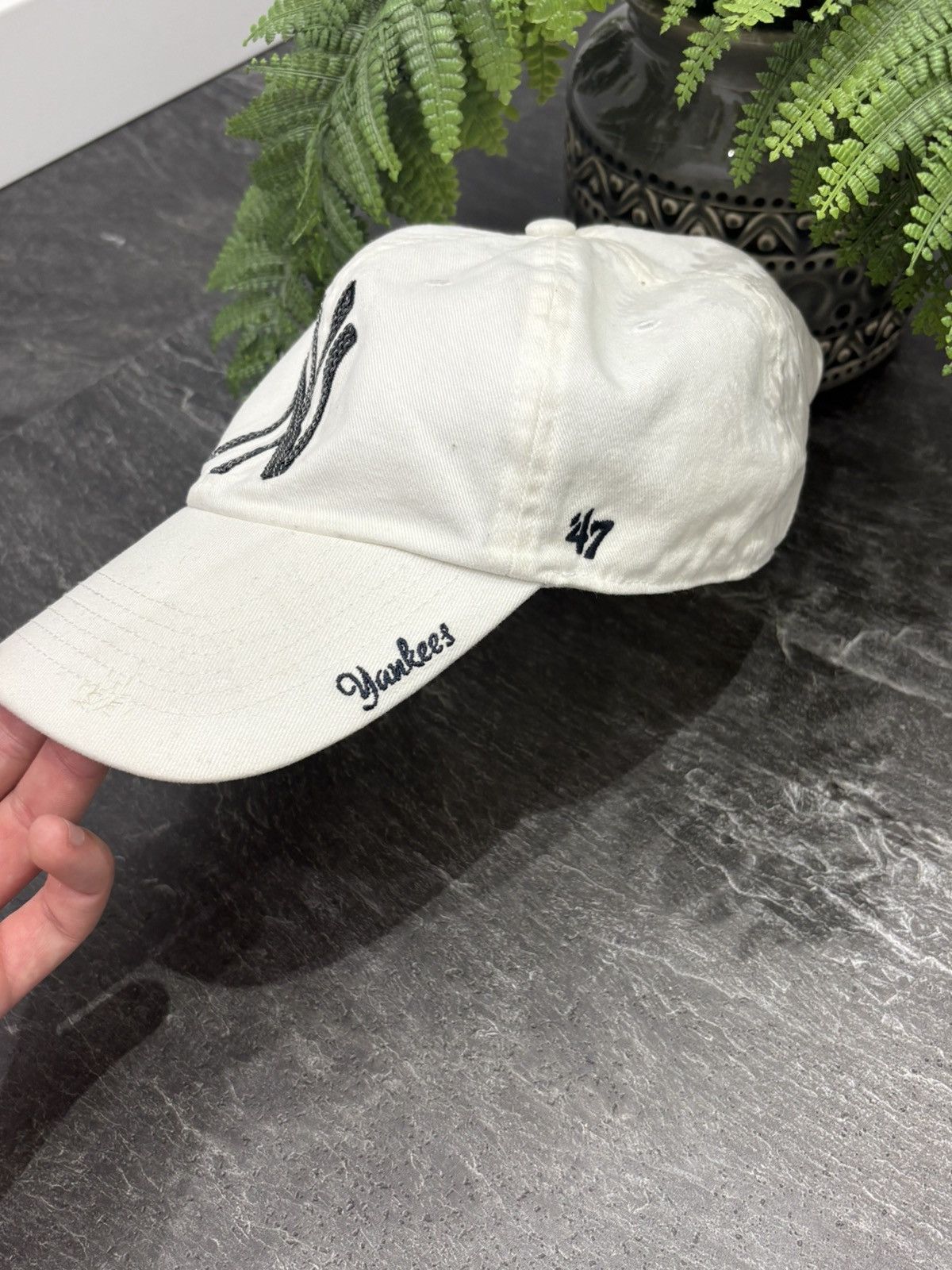 New Era 00s New Era Yankees Vintage Retro Big Logo Hat Cap Rare Y2K Size ONE SIZE - 2 Thumbnail