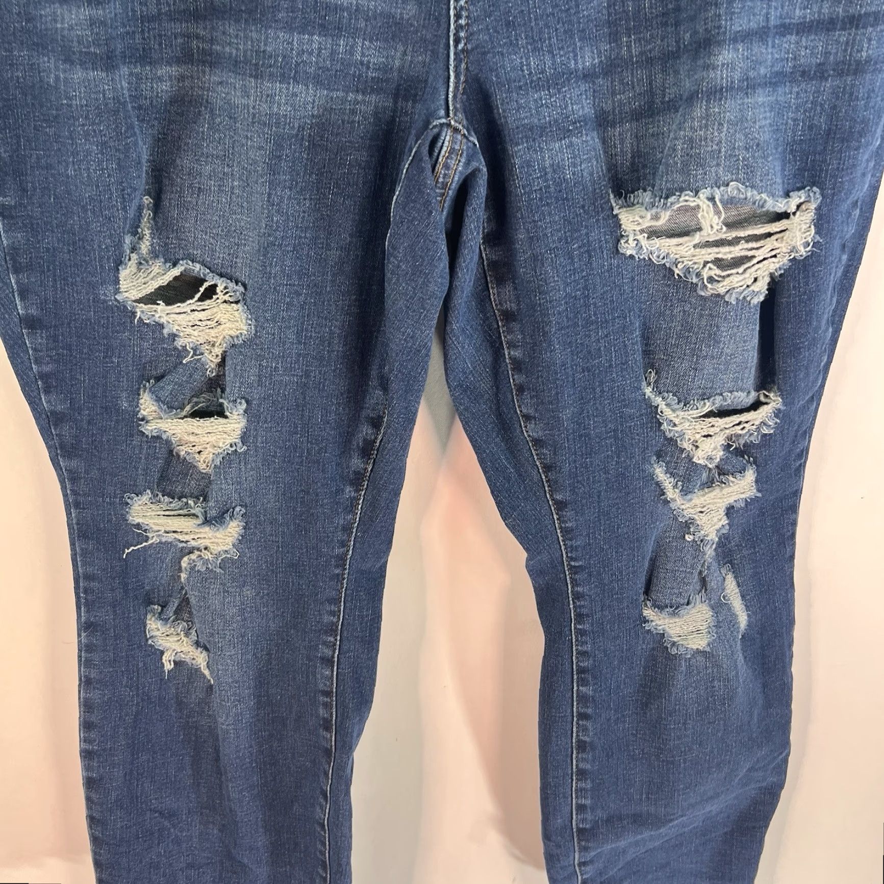 Vintage Judy Blue Park Ridge High Rise Boyfriend Denim Jeans Womens 16W 36X27 Distressed Blue Denim Jeans Bohemian City Preppy 90s Womens Jeans (16W) Size 38" / US 16 / IT 52 - 3 Thumbnail