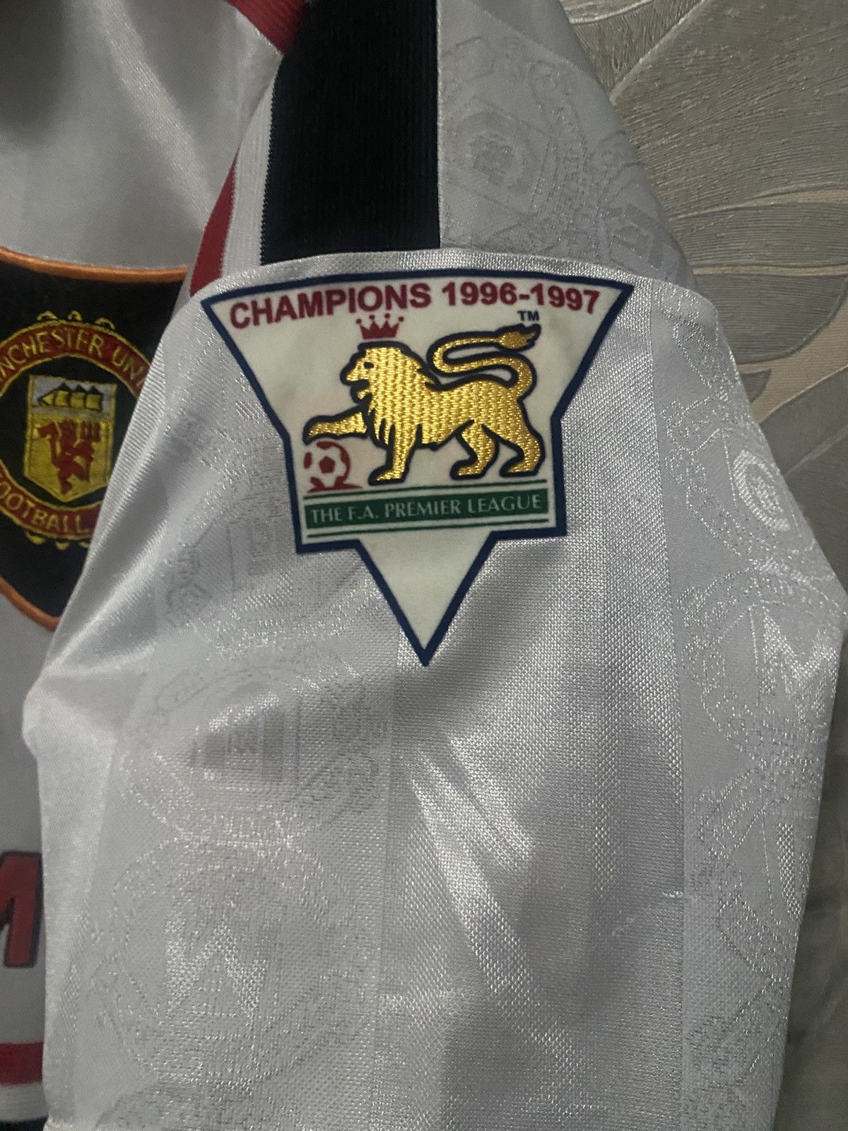 Umbro rare vintage jersey manchester united away 97/98/99 Size US XXL / EU 58 / 5 - 7 Thumbnail