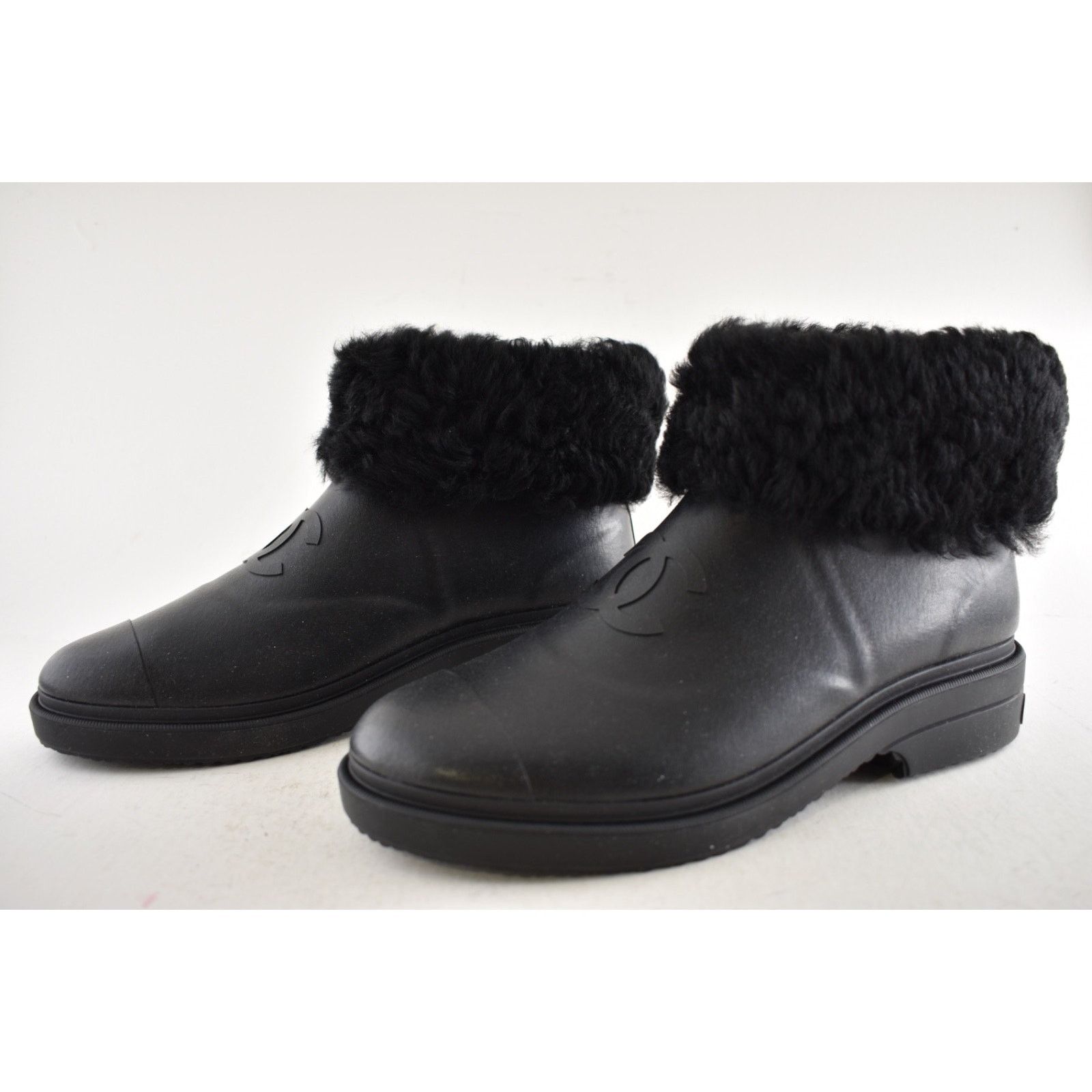 Chanel Chanel 24K Black Shearling Rubber CC Ankle Rain Boots 42 Size US 11 / IT 41 - 14 Thumbnail