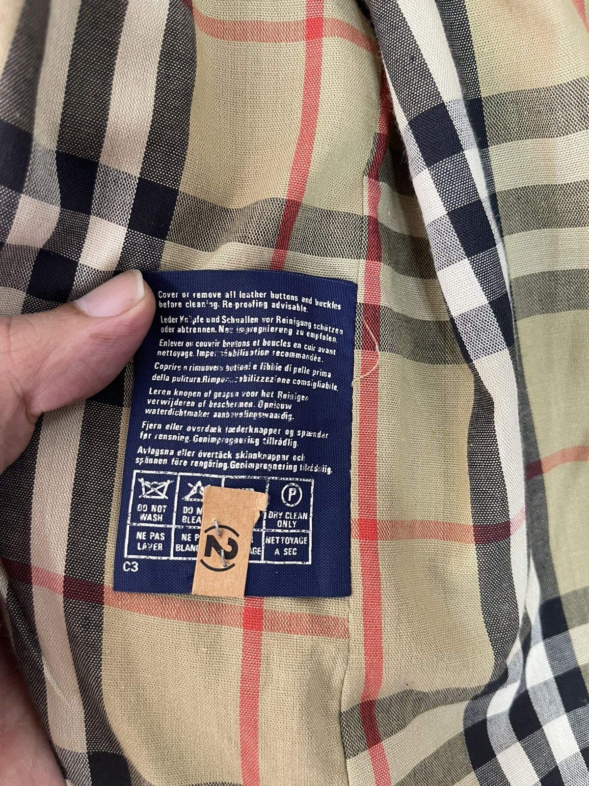 Burberry Prorsum VINTAGE ICONIC BURBERRYS LONDON NOVA CHECK TRENCH Size US M / EU 48-50 / 2 - 9 Thumbnail