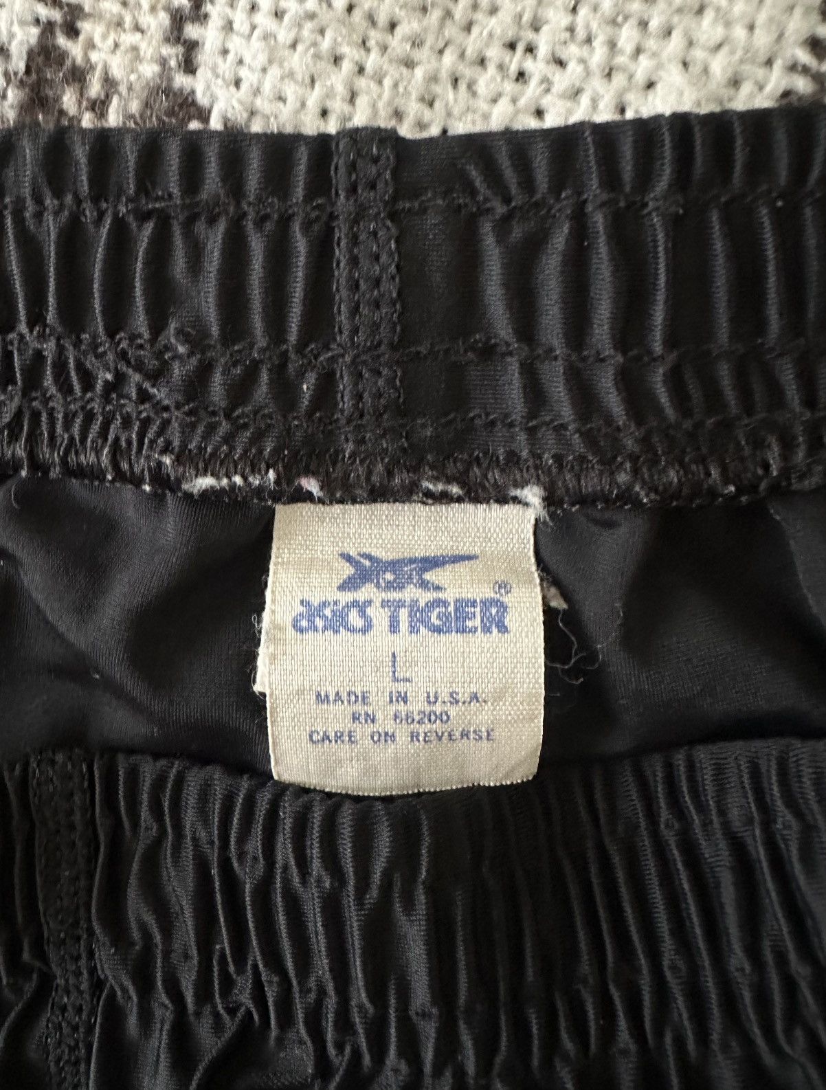 Onitsuka Tiger Vintage Asics Tiger Sport Shorts Made In USA size L Size US 33 - 7 Thumbnail