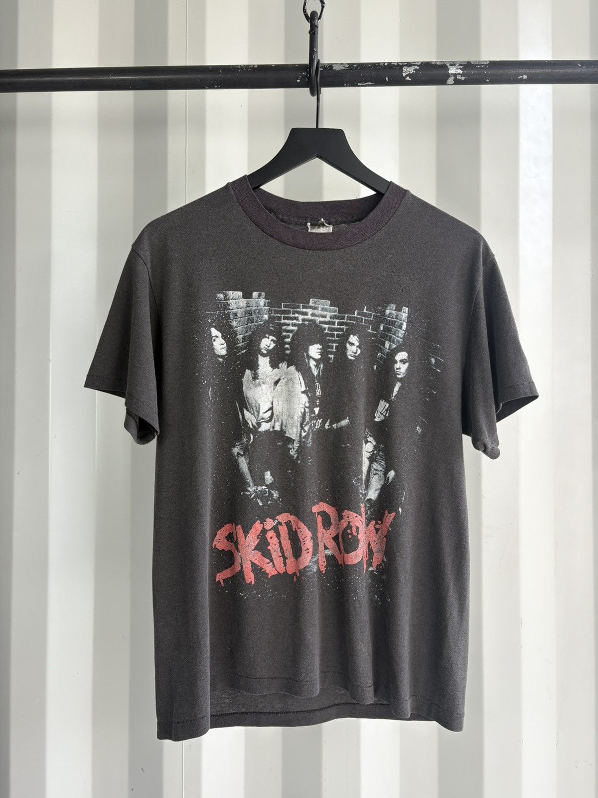 Band Tees Vintage Skid Row Youth Wild Faded Distressed Shirt Grunge Size US M / EU 48-50 / 2 - 2 Thumbnail