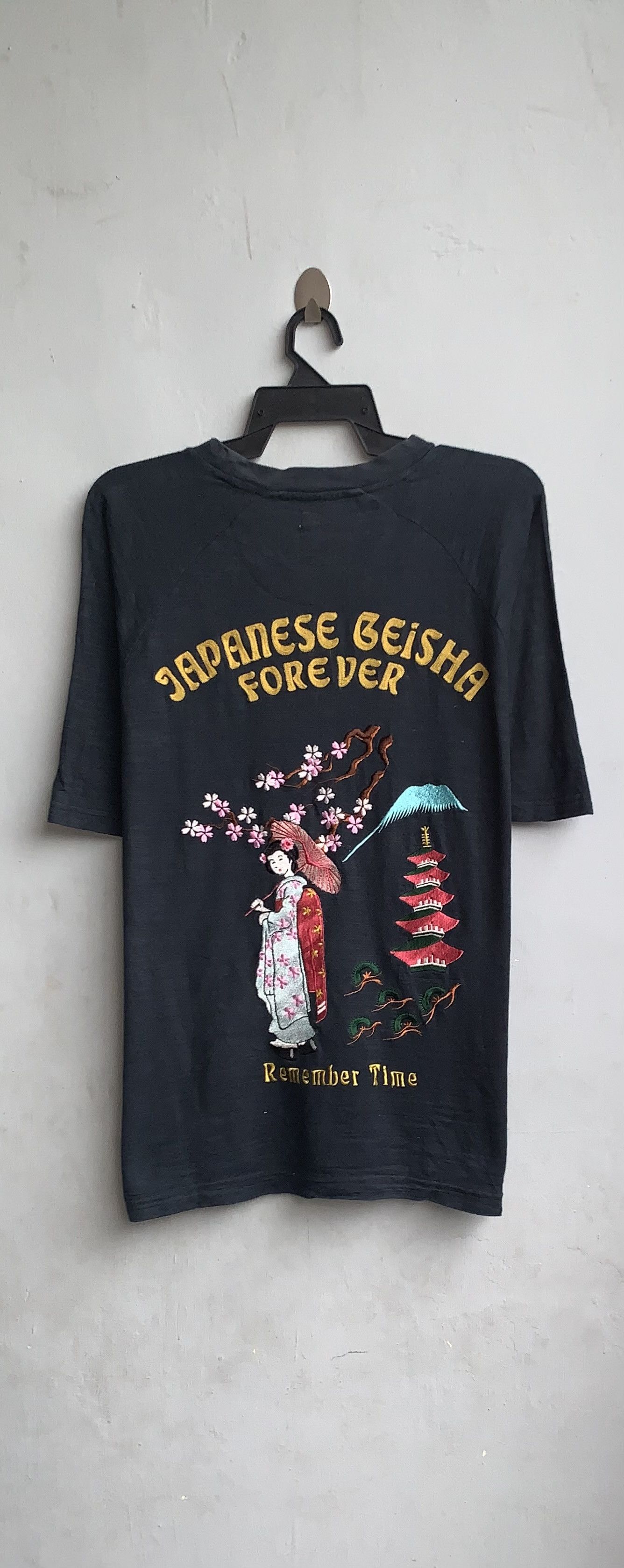 Anime Geisha Embroidered Japanese Shirt Size US L / EU 52-54 / 3 - 1 Thumbnail