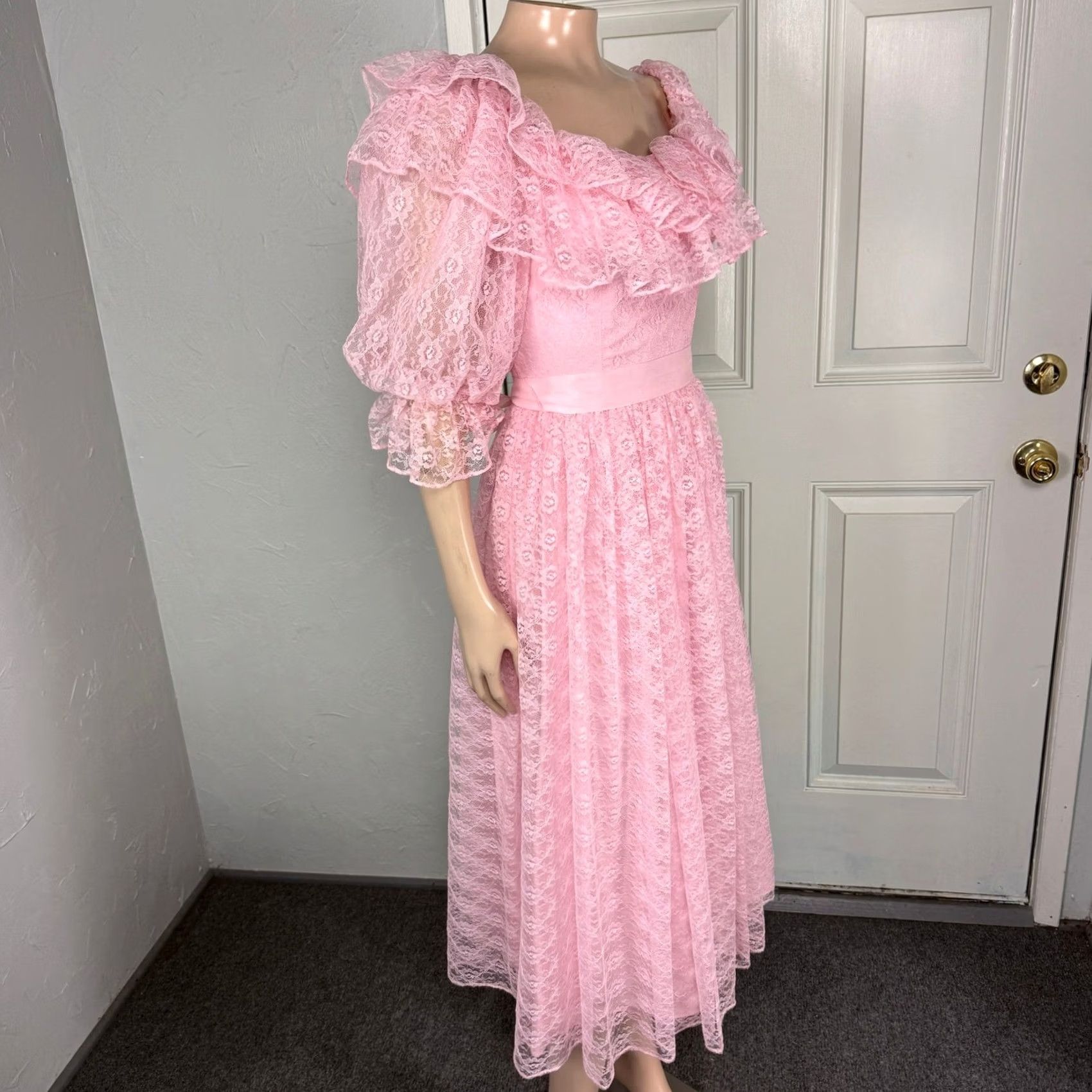 Vintage VINTAGE Roberta Dress Puff Sleeve Lace Floral Pink 2XS Ball Gown Formal Party/Cocktail Ladies Womens 80s Vintage Size XXS / US 00 / IT 34 - 6 Thumbnail