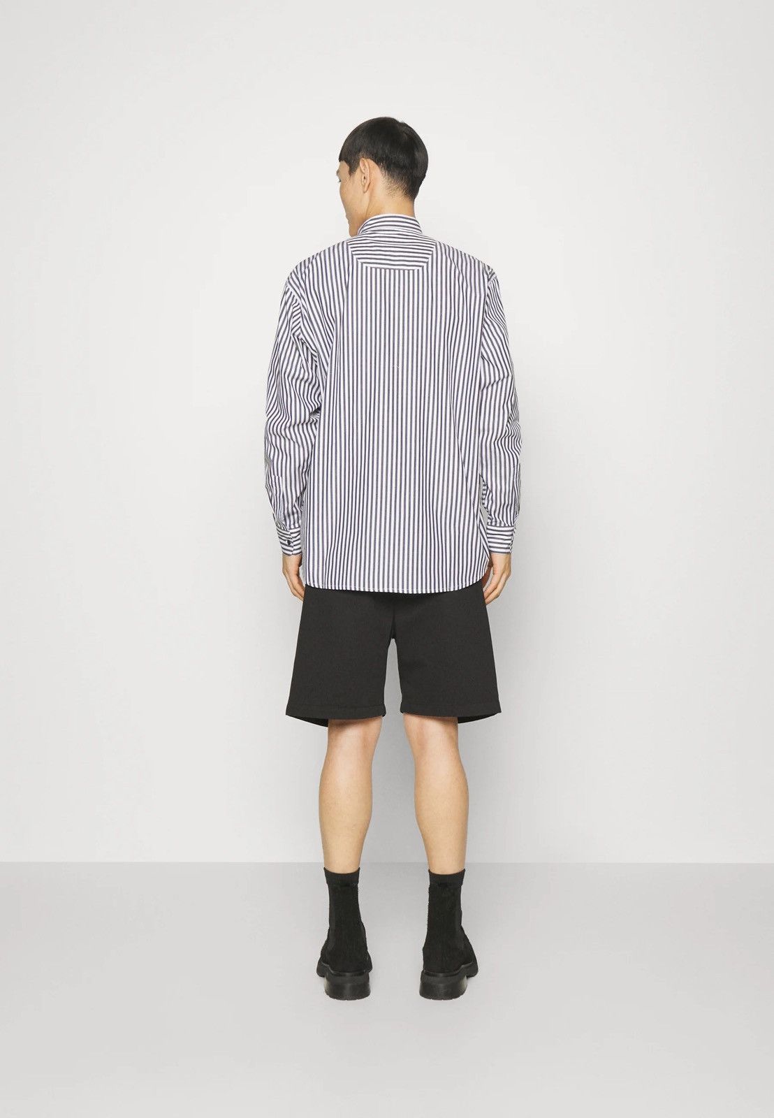 Henrik Vibskov !DS! AW23 Henrik Vibskov Chow Stripped White Black Shirt Size US L / EU 52-54 / 3 - 4 Thumbnail
