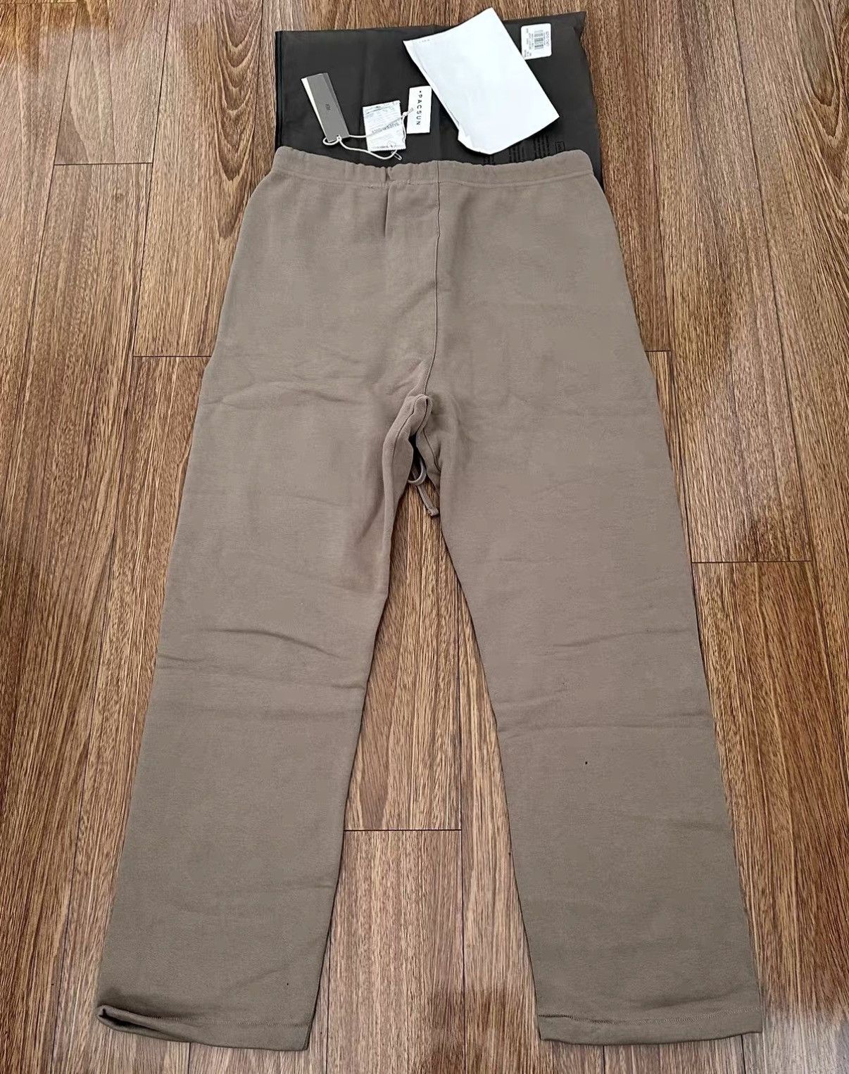 Fear of God Fear of God Essentials FW22 Relaxed Sweatpant Smoke Size US 36 / EU 52 - 2 Thumbnail