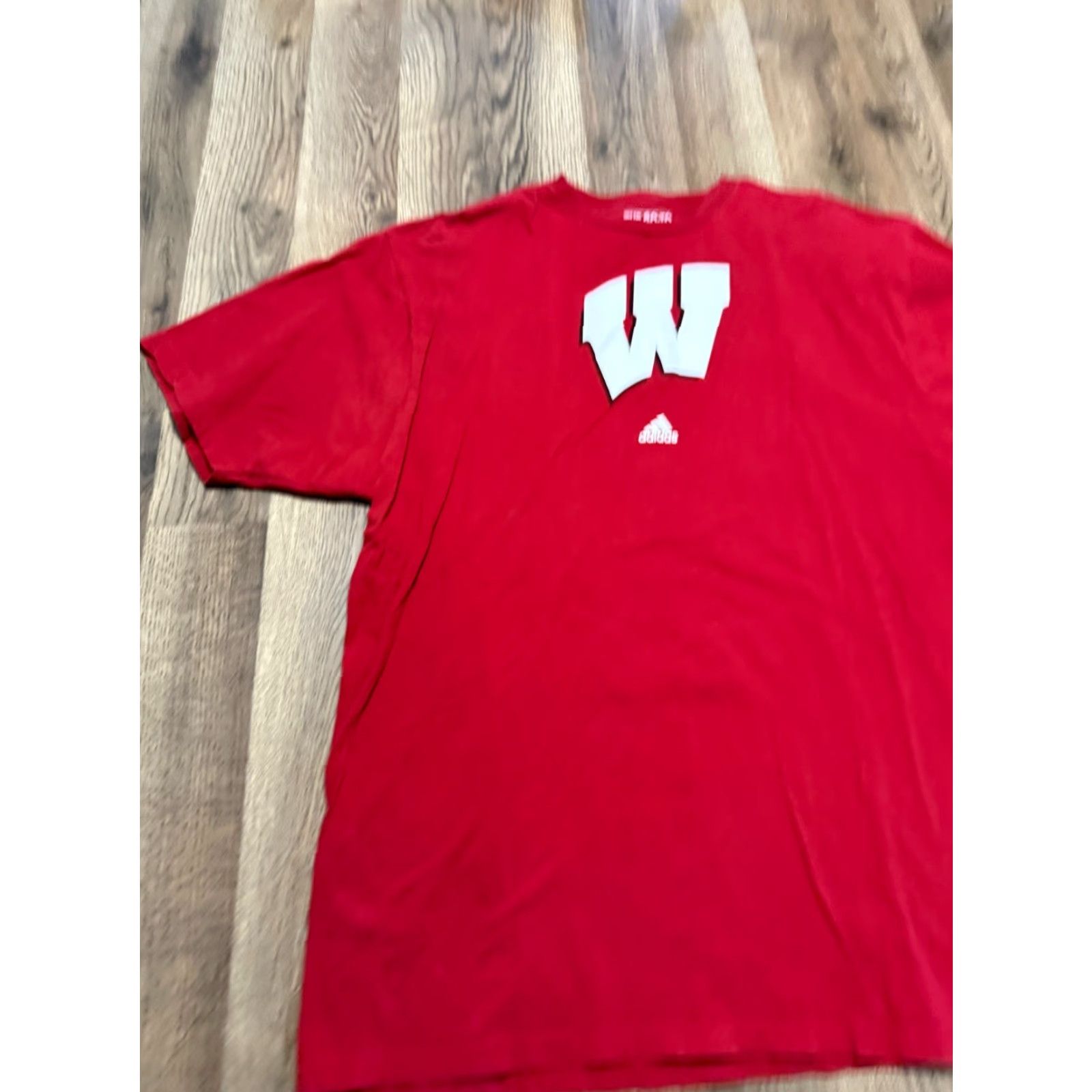 Adidas Adidas Shirts Men's 2XL Red White T-Shirt Short Sleeve Wisconsin Badgers Size US XXL / EU 58 / 5 - 3 Thumbnail