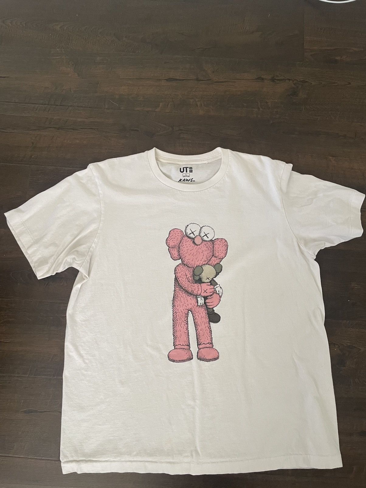 Kaws Uniqlo and Kaws collab Size US M / EU 48-50 / 2 - 2 Thumbnail
