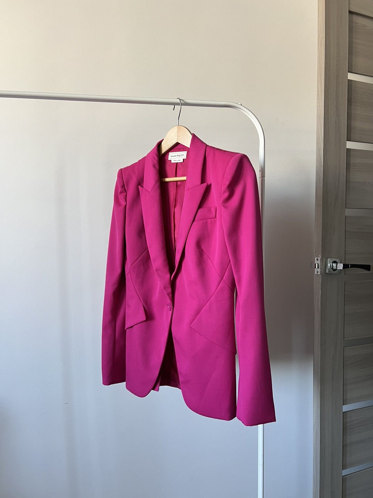 Alexander McQueen ALEXANDER MCQUEEN SHOULDER ONE BUTTON JACKET PINK 3000$ RRP Size M / US 6-8 / IT 42-44 - 7 Thumbnail