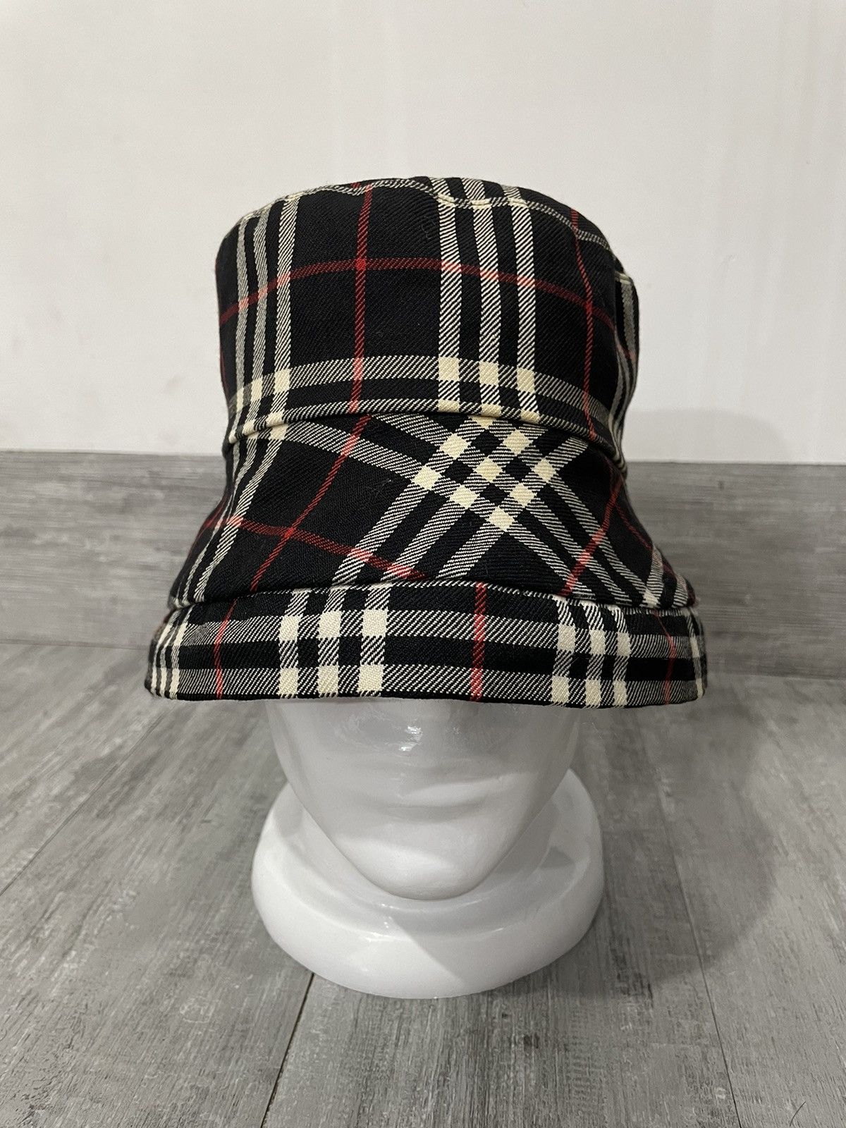 Burberry 2000s destroy burberry novacheck bucket hat Size ONE SIZE - 1 Thumbnail