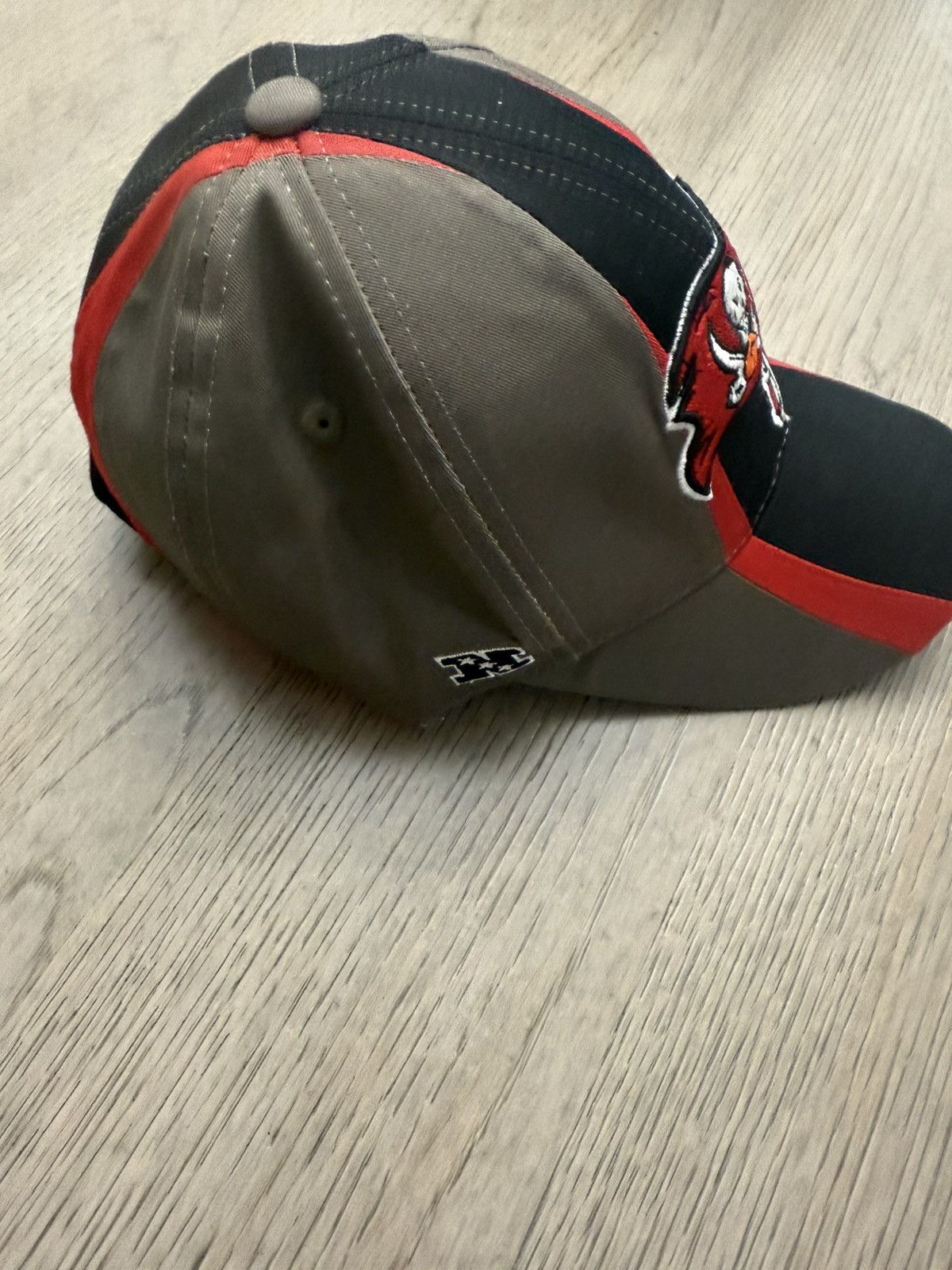 Reebok Tampa Bay Buccaneers NFL Offically Licensed SnapBack Cap Size ONE SIZE - 3 Thumbnail