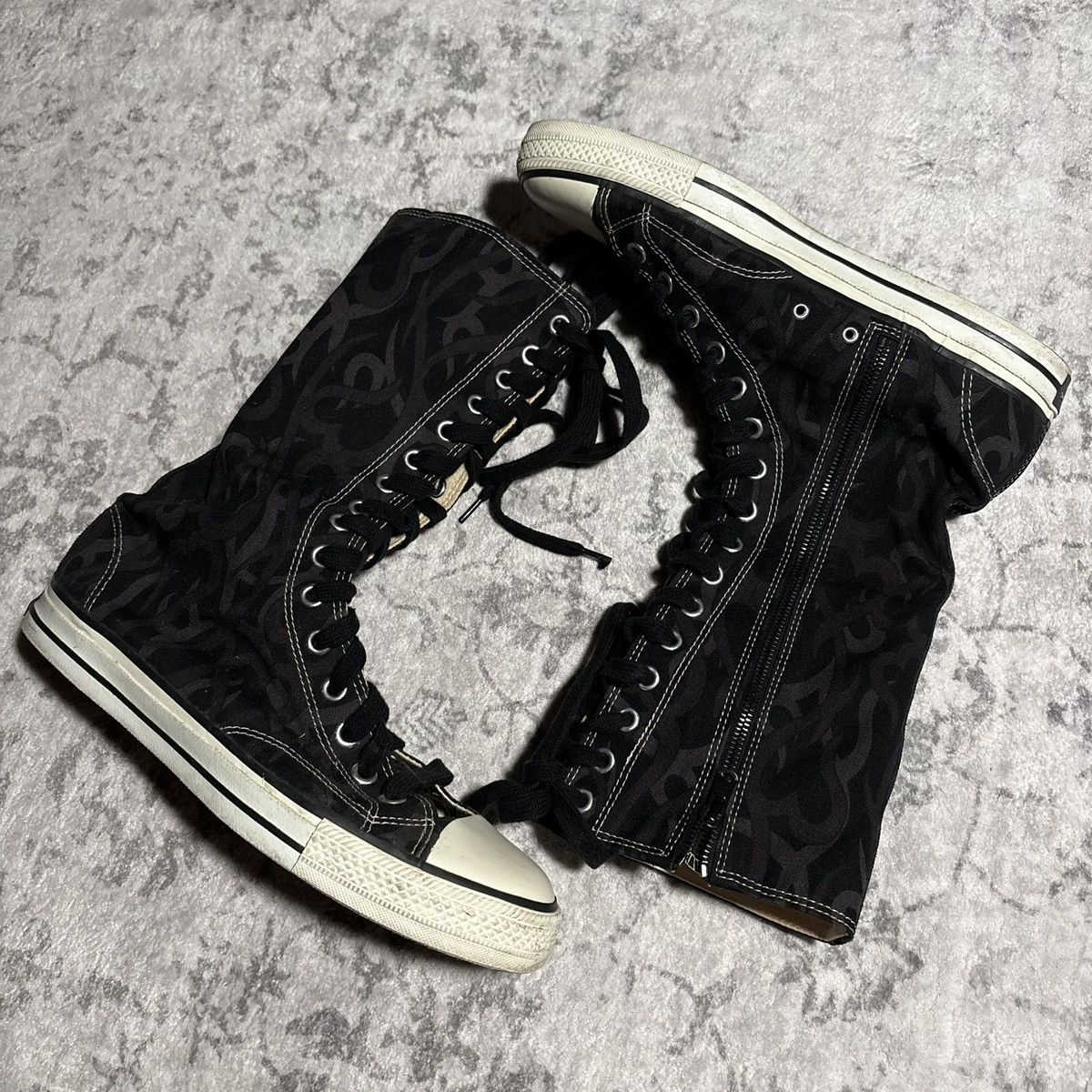 Number (N)ine Number (N)ine AW04 Tribal Heart Camo High Top Sneakers Black Size US 9 / EU 42 - 2 Thumbnail