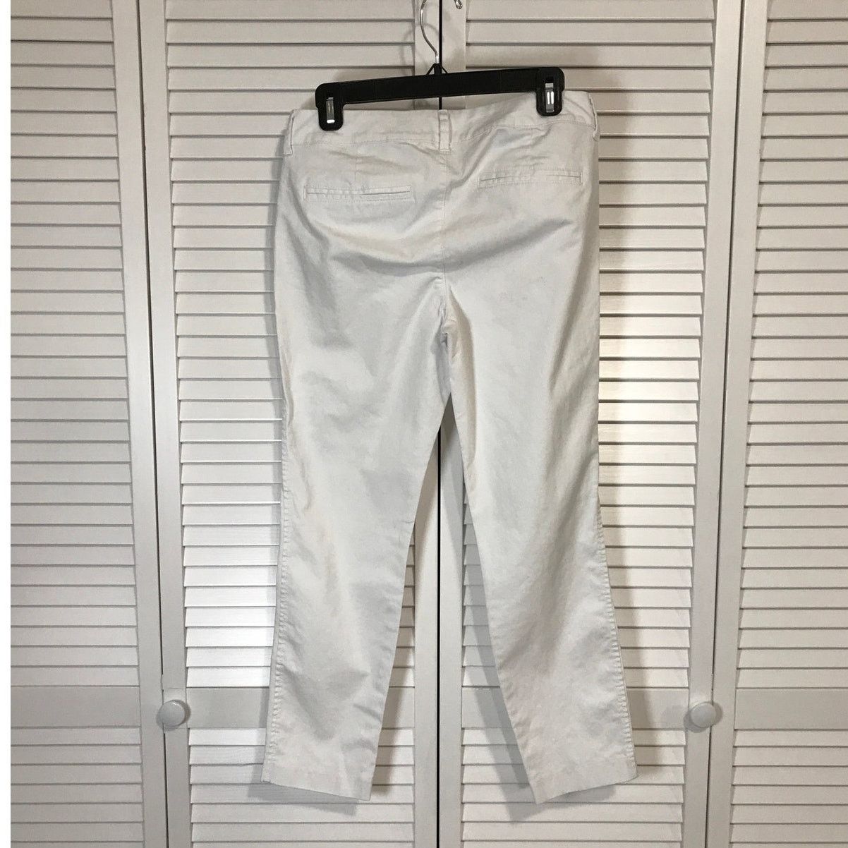 Old Navy Old Navy Pixie White Straight Leg Petite Ankle Pants 6 Size 28" / US 6 / IT 42 - 8 Thumbnail