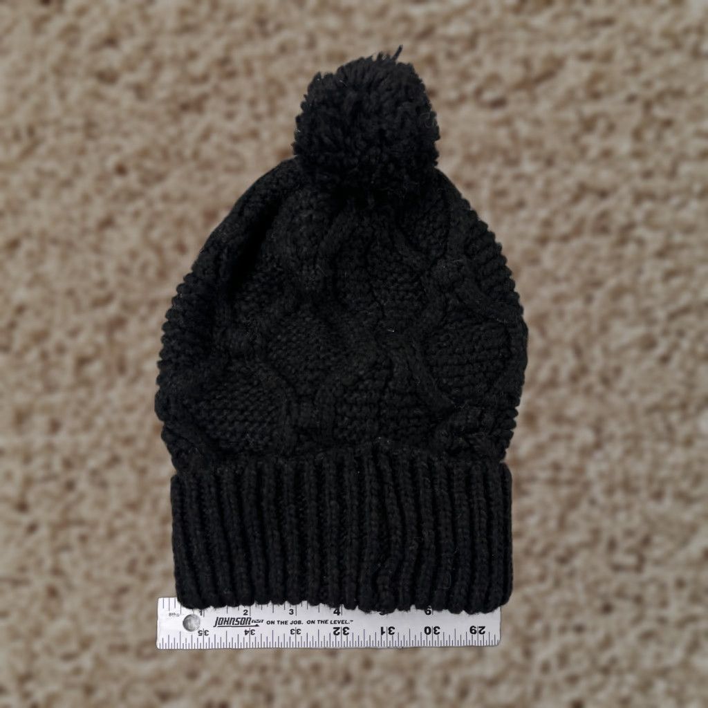 Old Navy Old Navy Beanie Womens One Size Black Knit Acrylic Polyester Blend Pom Toque Size ONE SIZE - 1 Thumbnail