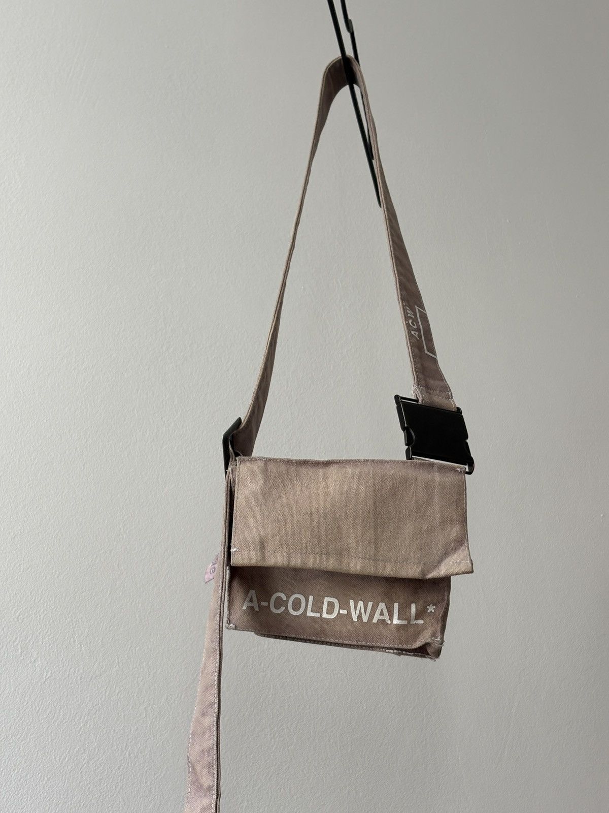 A-COLD-WALL* A-Cold-Wall Shoulder Bag Saddle Bag Size ONE SIZE - 1 Thumbnail