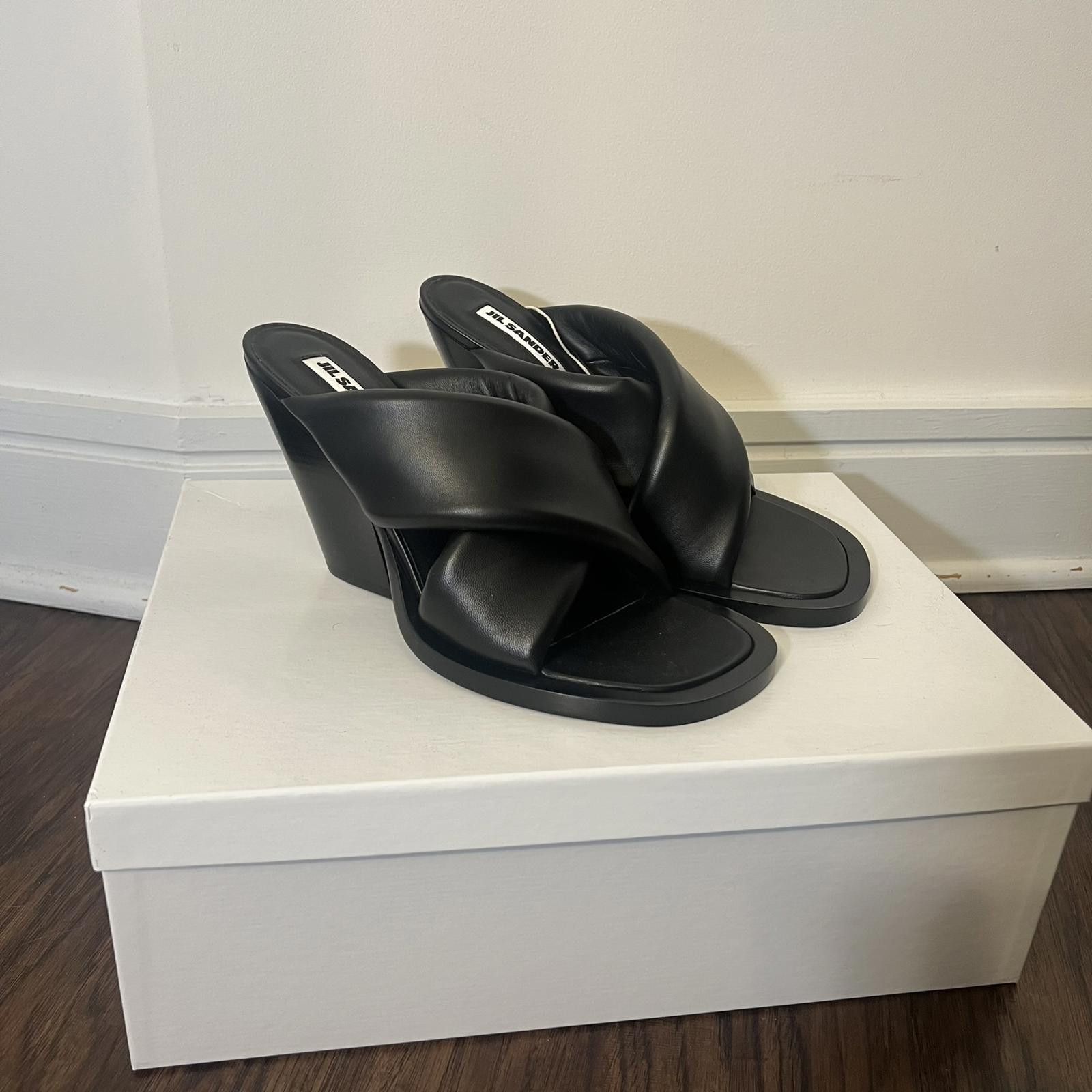 Jil Sander Jil Sander Padded Leather Mule Black NWT EU 40 US 10 Size US 10 / IT 40 - 1 Thumbnail