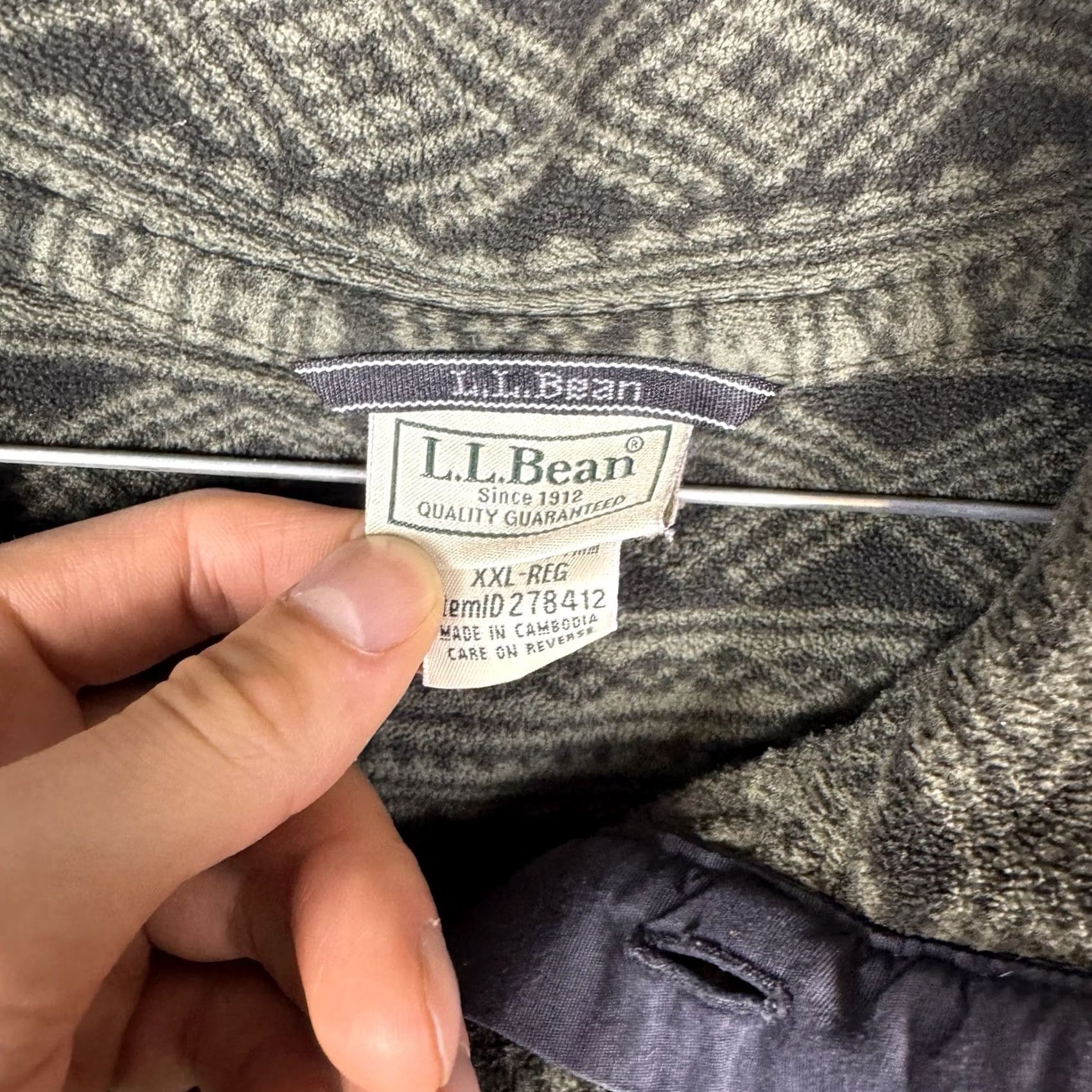 Vintage VINTAGE LL Bean Jacket Men 2XL Geometric Aztec 1/4 Button Hooded Pockets Windbreaker Outdoor Fall Spring Summer Winter 90s Mens Size US XXL / EU 58 / 5 - 6 Thumbnail
