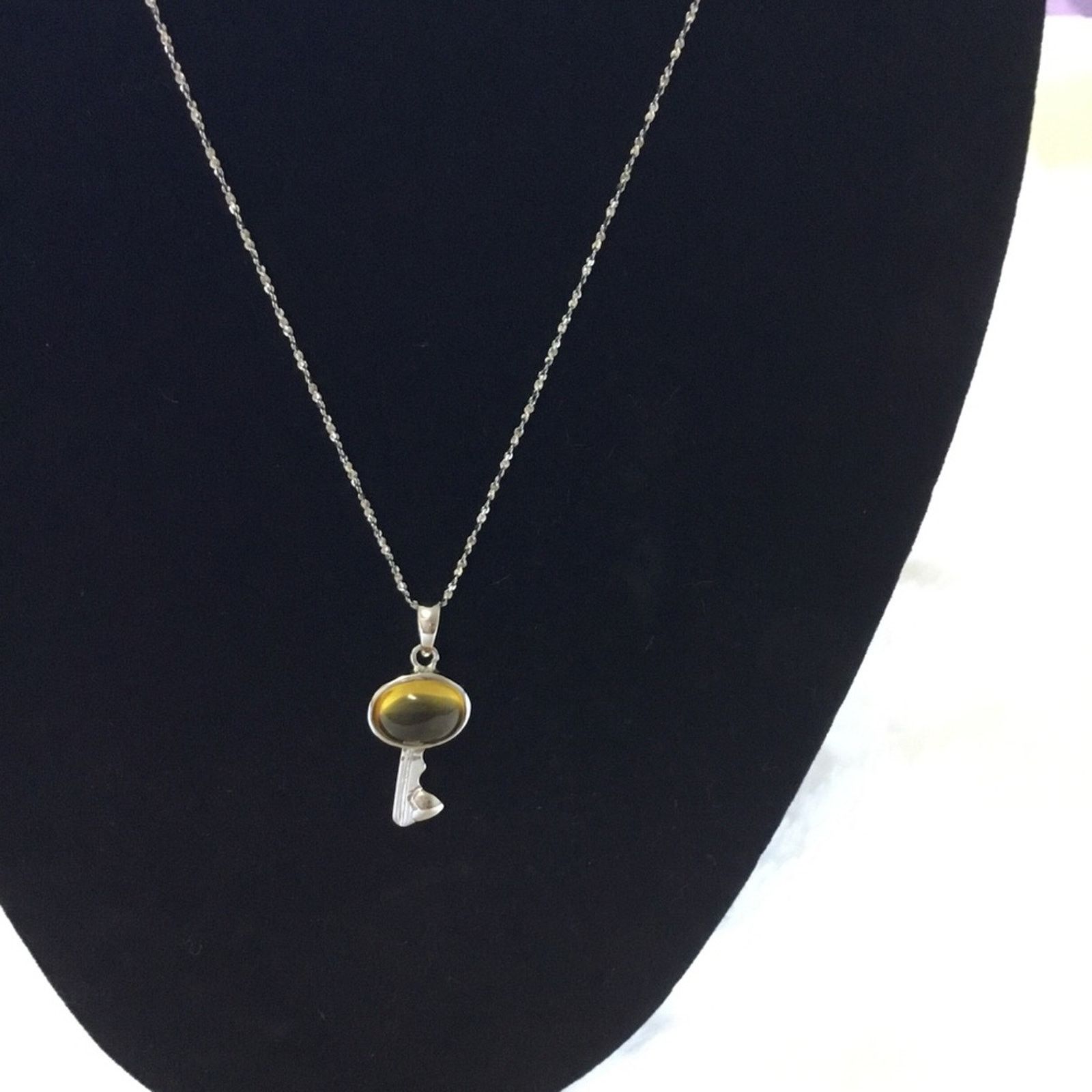 Other Sterling Silver Key Charm Necklace Size ONE SIZE - 1 Thumbnail