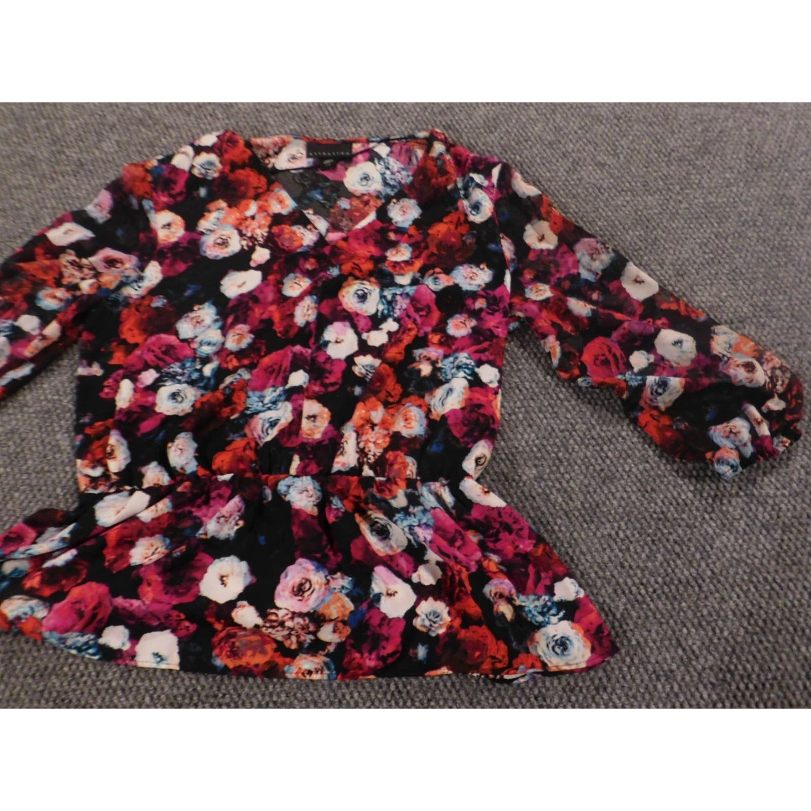 Vintage Attention Blouse Womens L Red Floral Pullover Shirt Classic Crew Neck Long Sleeve Polyester Casual Button Size L / US 10 / IT 46 - 3 Thumbnail