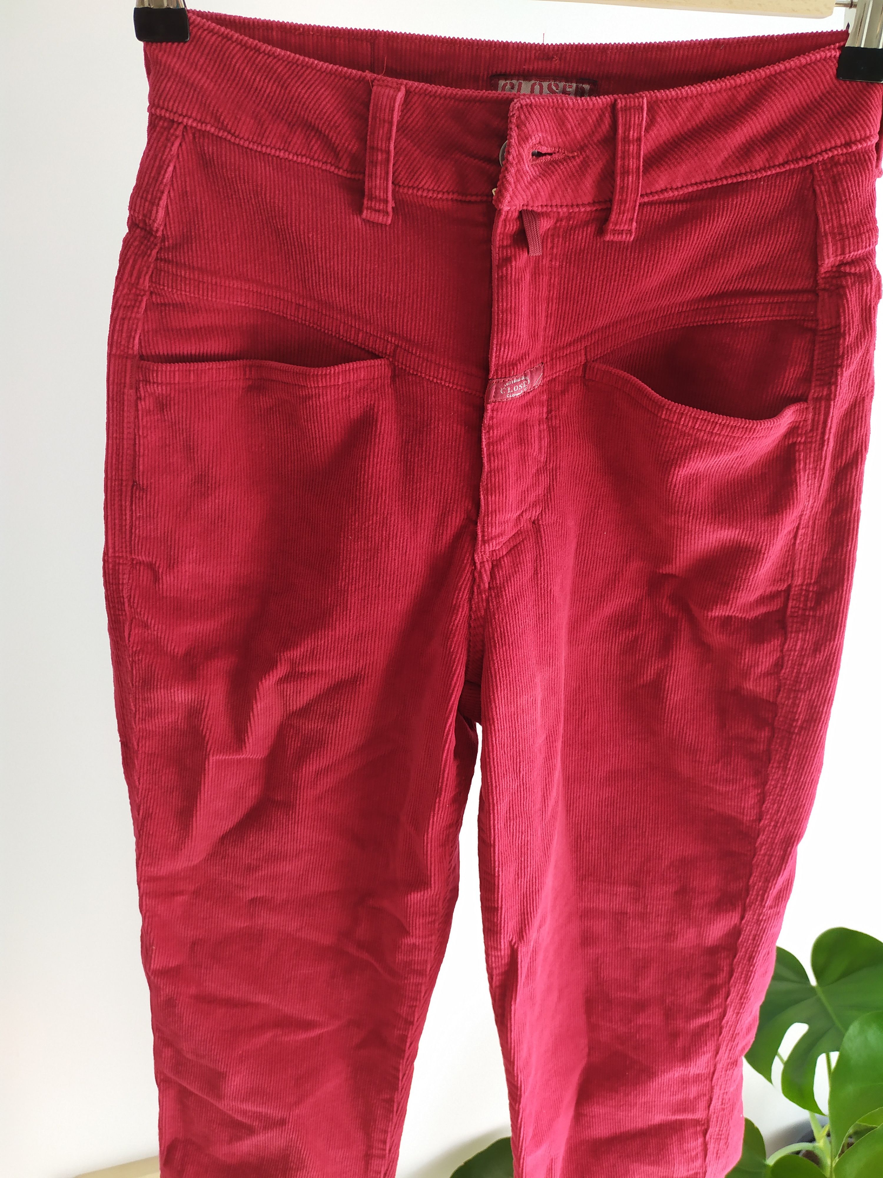CLOSED Closed Pedal Pusher Jeans Straight leg red corduroy trousers Size 28" / US 6 / IT 42 - 9 Thumbnail