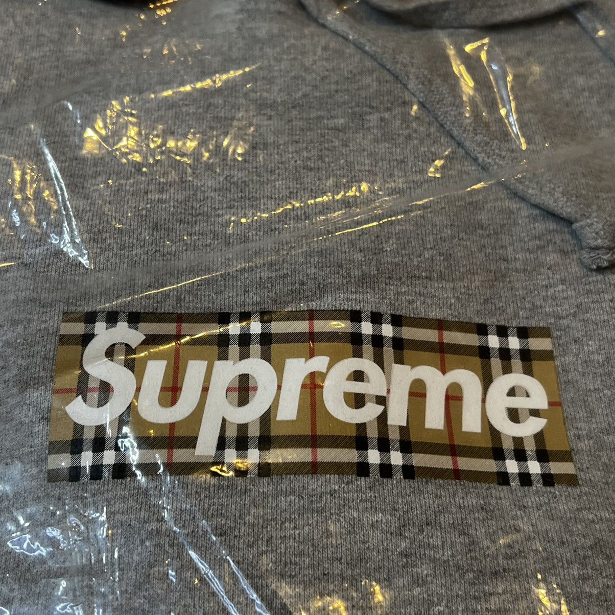 Supreme Supreme x Burberry Box Logo Hoodie Size US XL / EU 56 / 4 - 7 Thumbnail