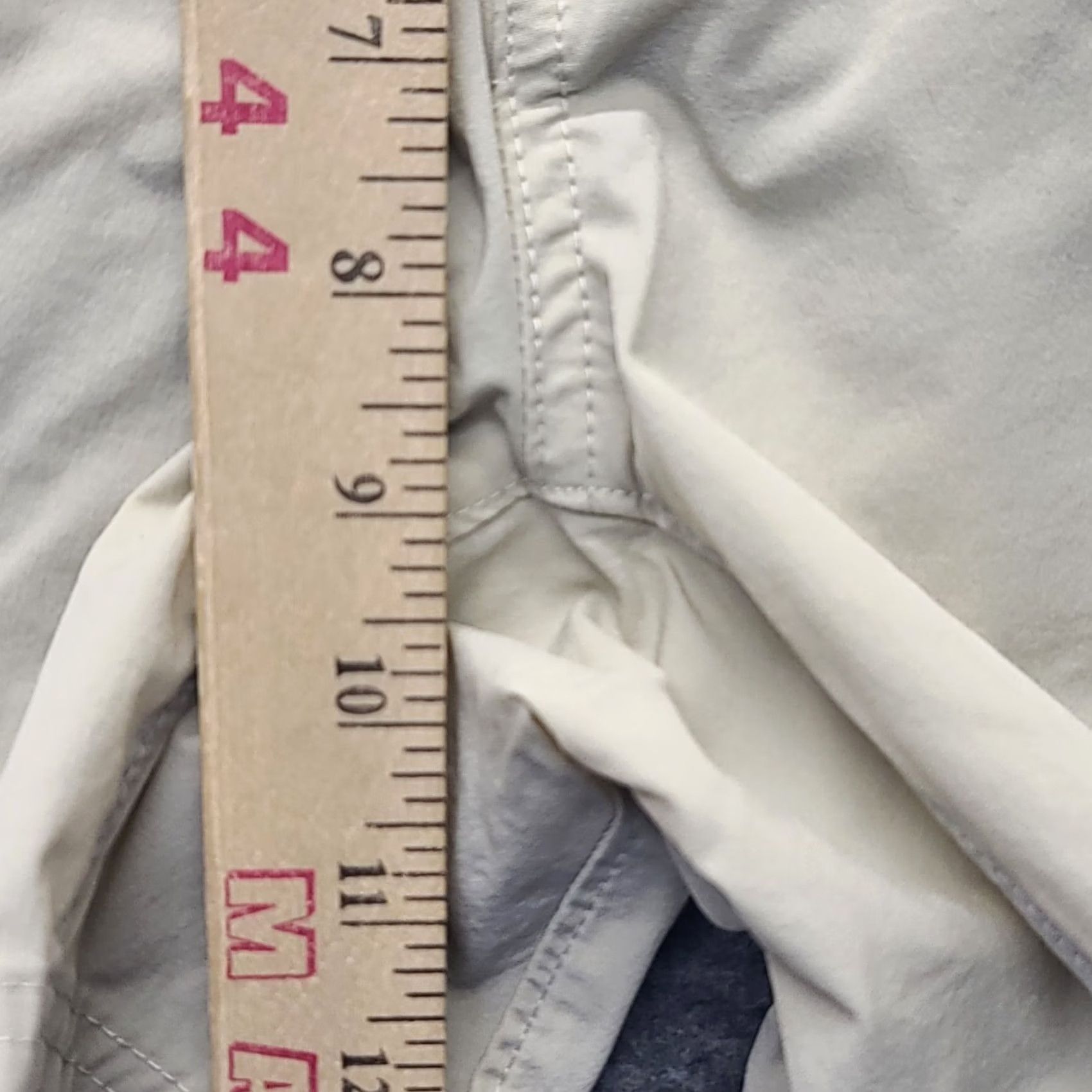 Vintage Columbia PFG Shorts Womens 10 Regular Mid Rise Hiking Fishing UPF Beige Nylon Flat Front Zip Pocket Logo Quick Dry Size 32" / US 10 / IT 46 - 5 Thumbnail