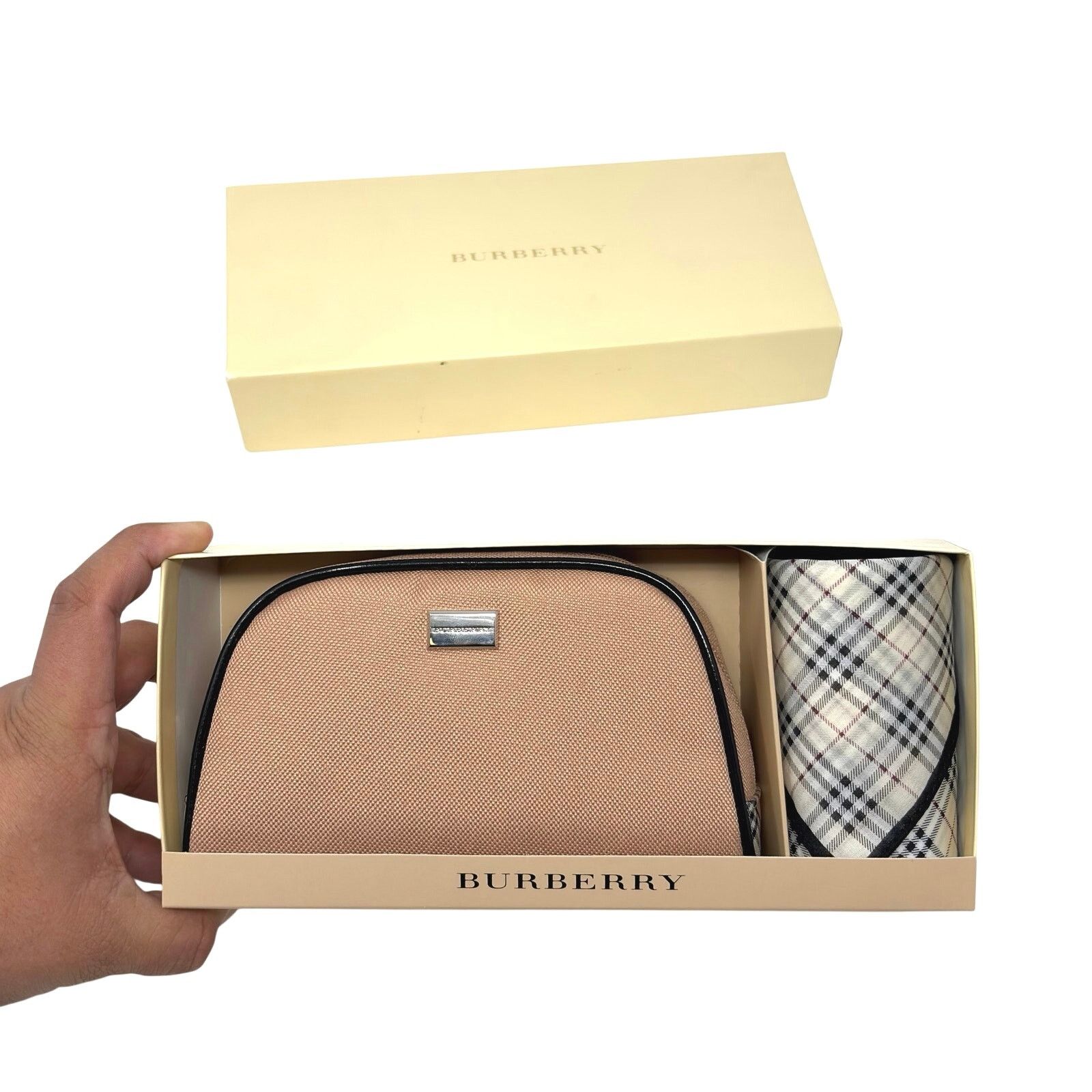 Burberry Burberry Travel Pouch / Handkerchief Set Size ONE SIZE - 7 Thumbnail