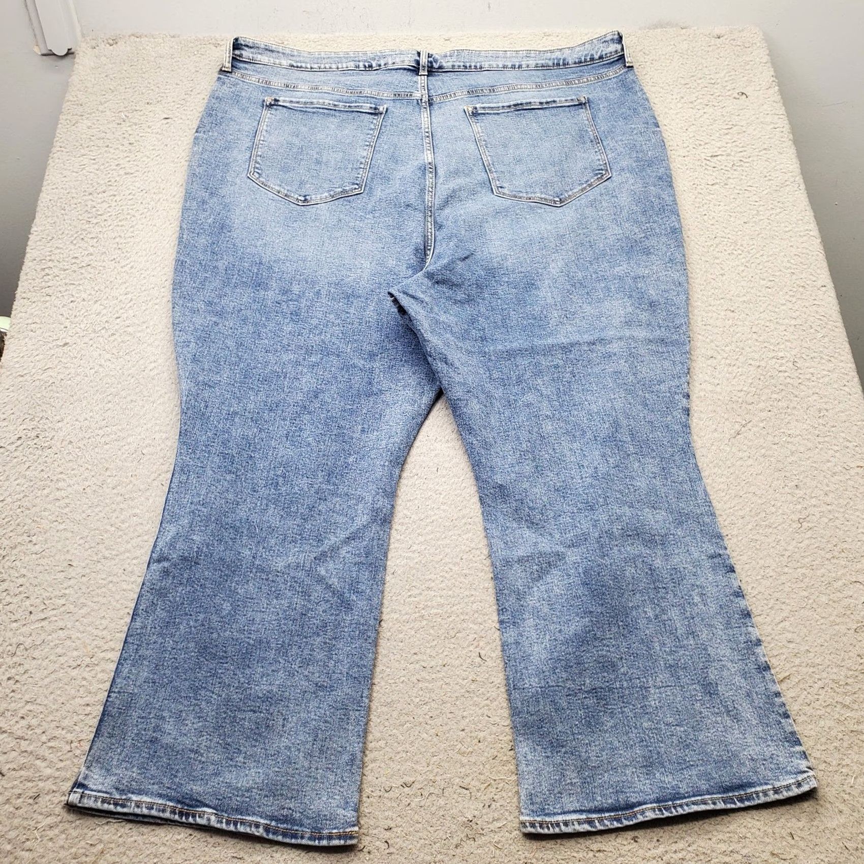 Old Navy Old Navy Jeans Womens 28 Blue Denim Flare High Rise 5-Pocket Stretch Pocket 26.25 Inseam 43" Outseam NWT"} Size 28" / US 6 / IT 42 - 2 Thumbnail