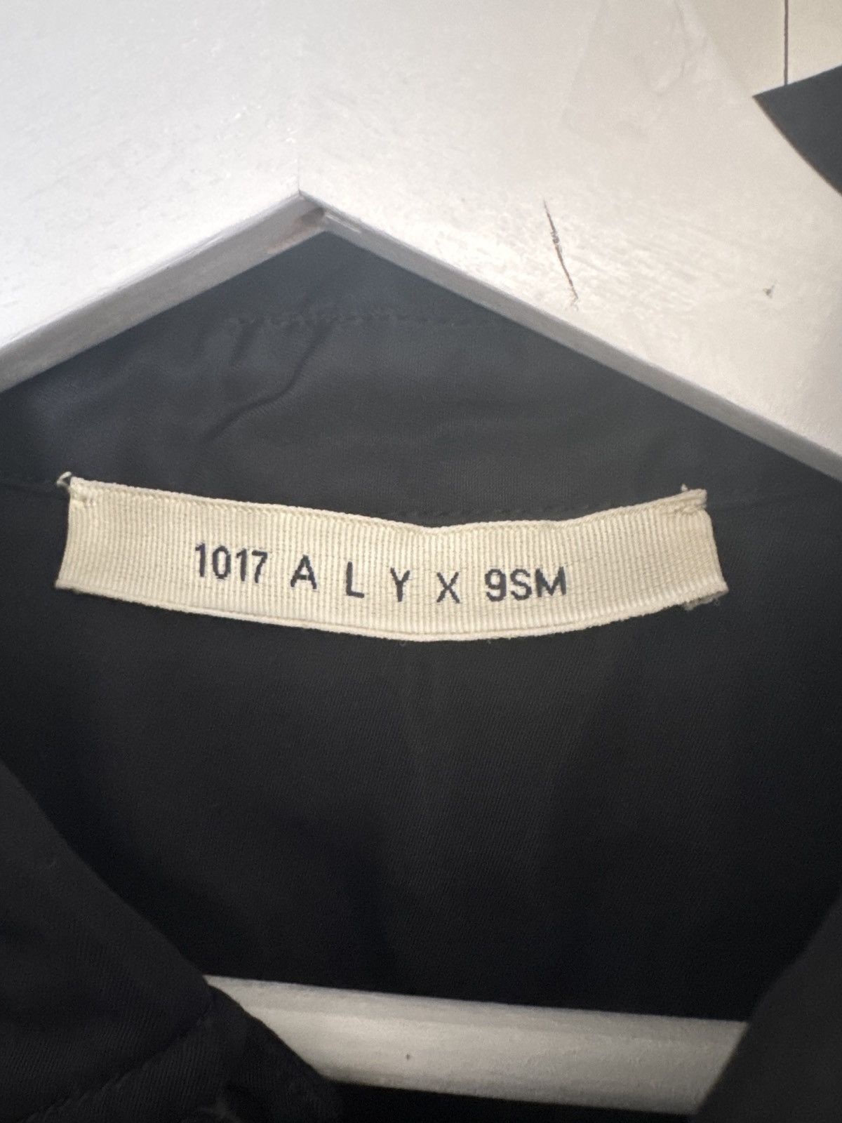 1017 ALYX 9SM 1017 ALYX9SM Black Button Up Size US M / EU 48-50 / 2 - 4 Thumbnail