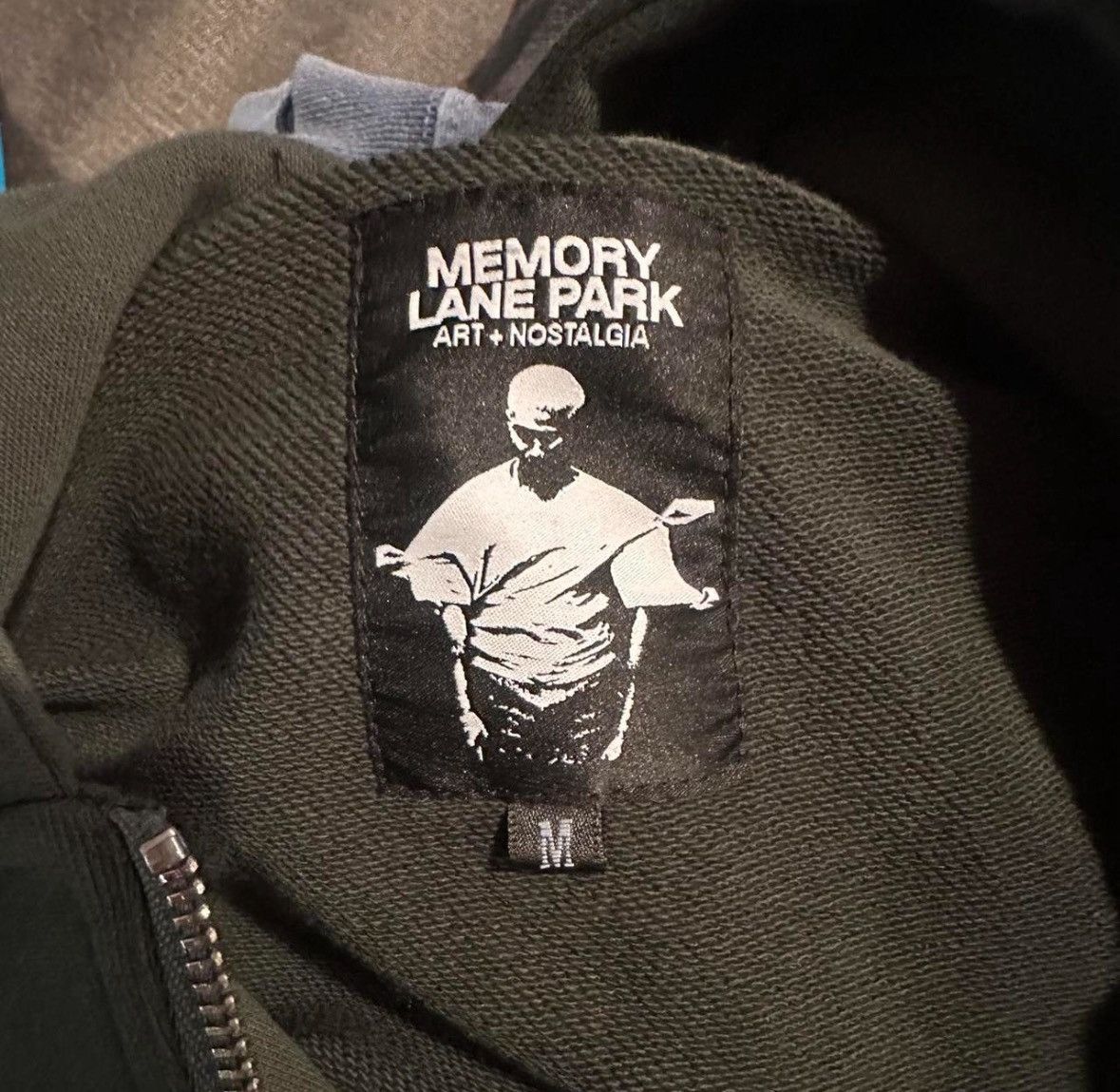 The GV Gallery Memorylanepark “NY Zip” forest green Size US M / EU 48-50 / 2 - 3 Thumbnail